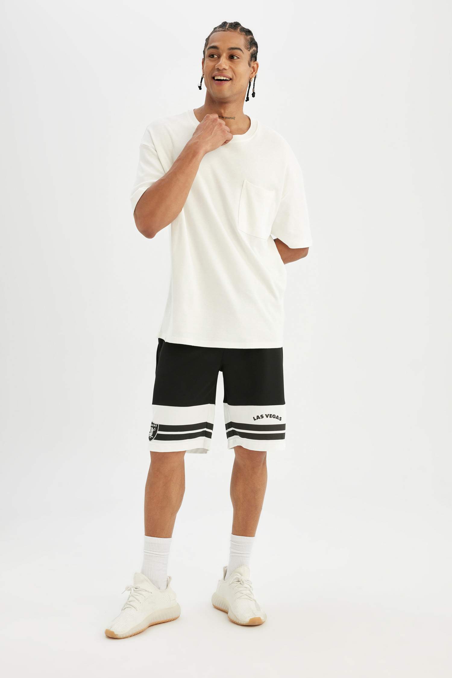 DeFactoFit NFL Las Vegas Raiders Standart Fit Kısa Paça Ağır Kumaş Şort