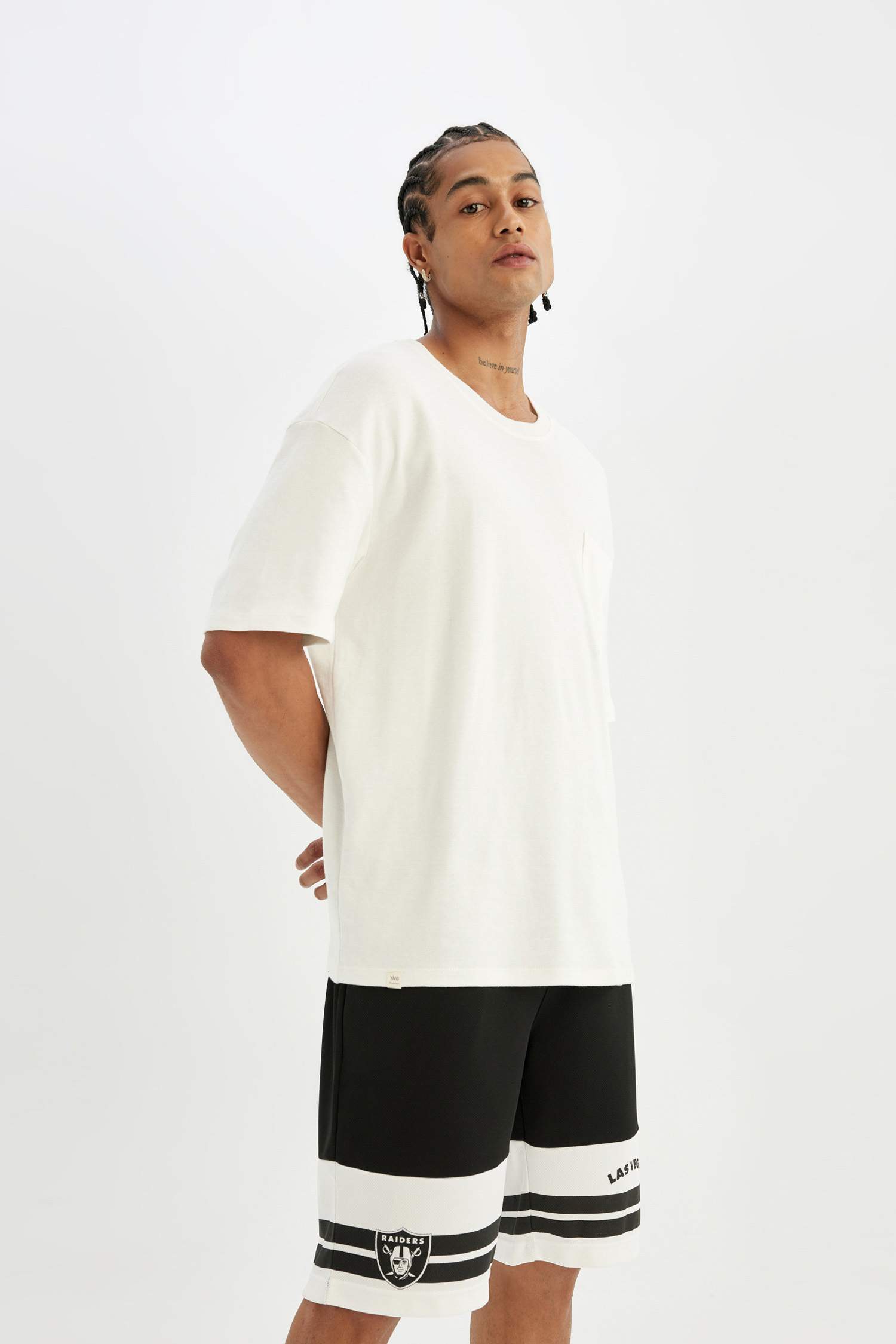 DeFactoFit NFL Las Vegas Raiders Standart Fit Kısa Paça Ağır Kumaş Şort