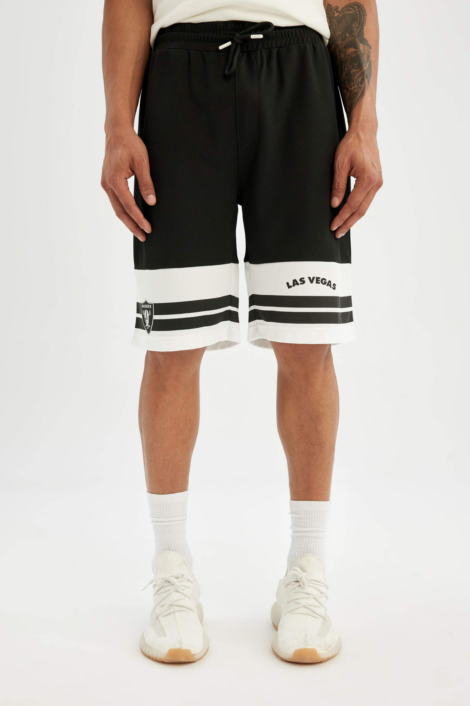 DeFactoFit NFL Las Vegas Raiders Standart Fit Kısa Paça Ağır Kumaş Şort