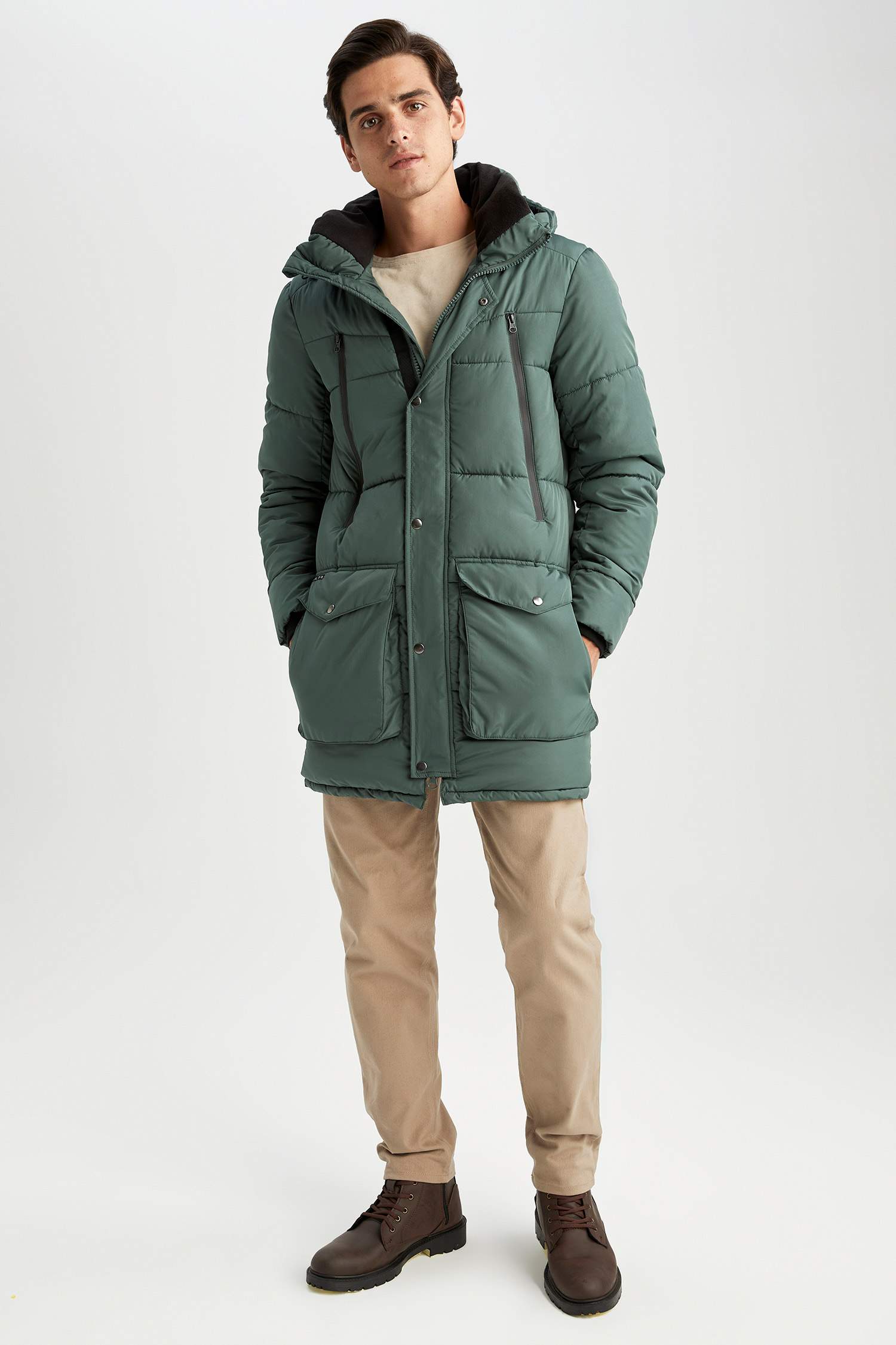 Su Geçirmez Kapüşonlu Şişme Mont