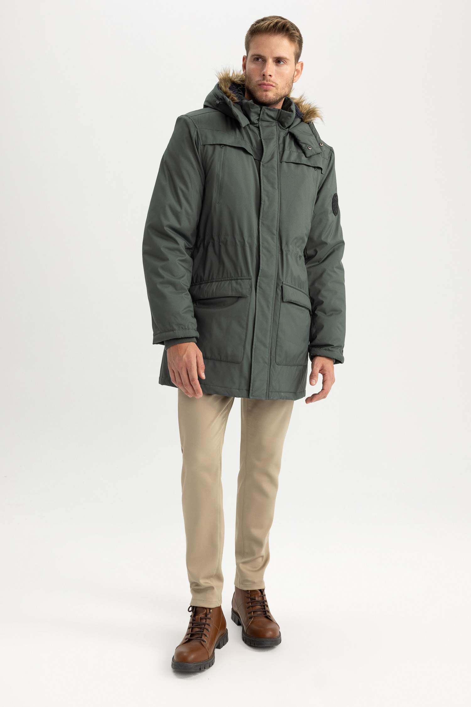 Su İtici Çıkarılabilir Kapüşonlu Suni Kürklü Fermuarlı Cepli Tafta Mont Parka