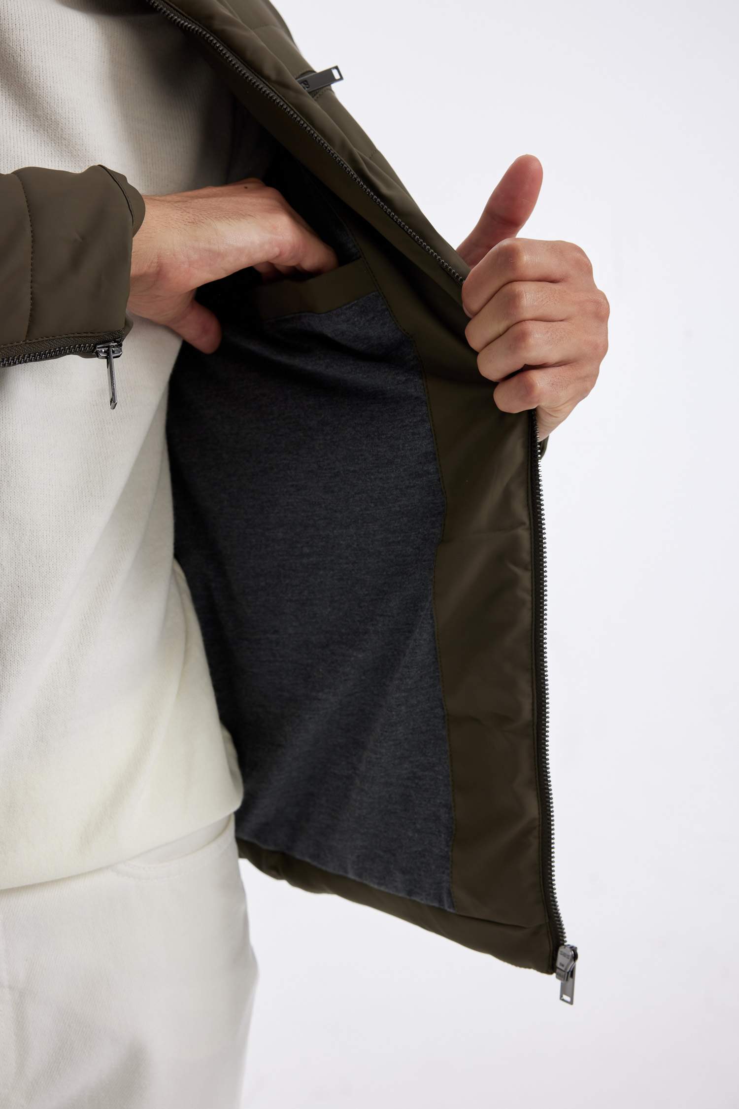 Su İtici Slim Fit Dar Kesim Dik Yaka Fermuarlı İç Cepli Suni Deri Ceket Mont