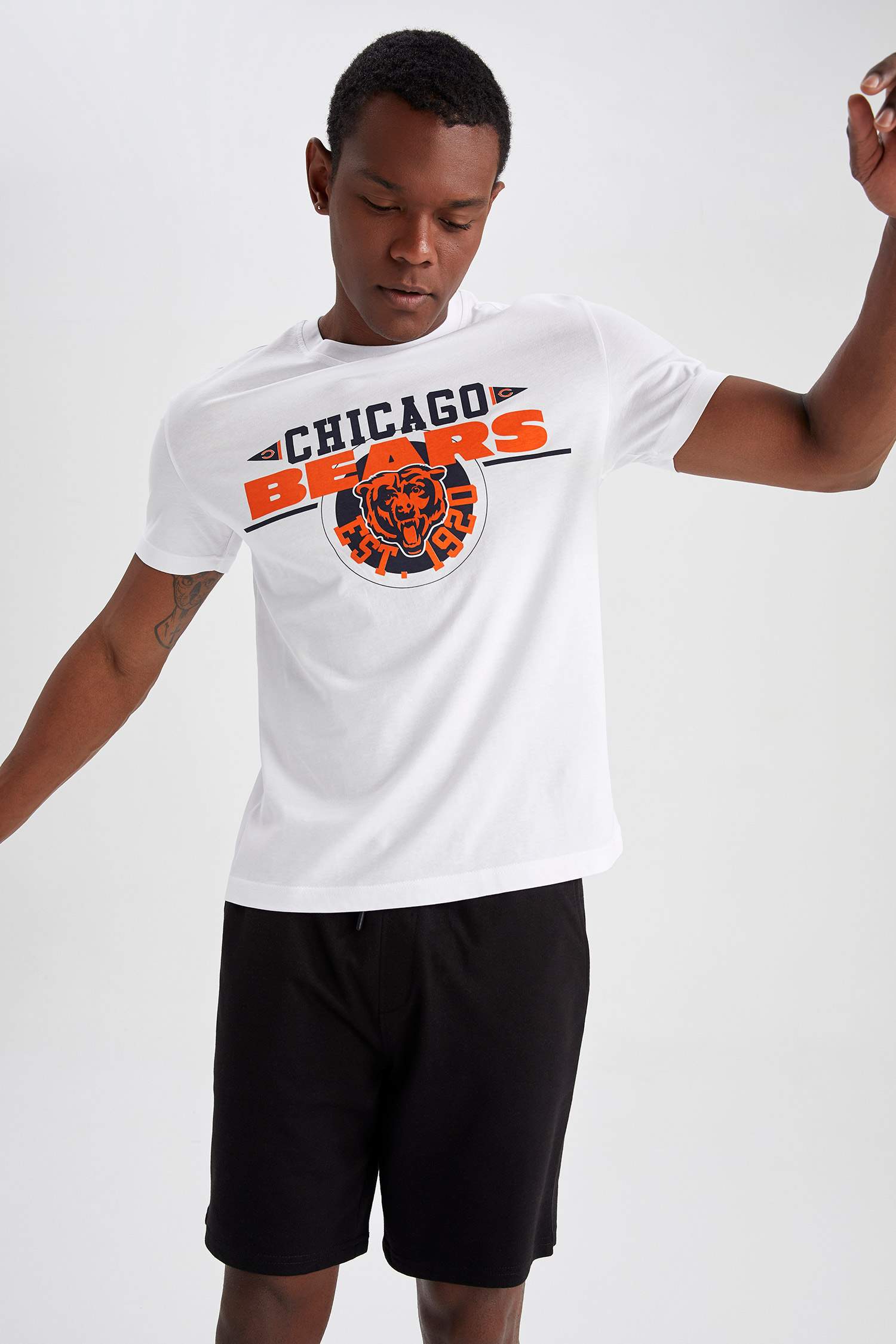 White Man Defacto Fit NFL Chicago Bears Licensed Cotton Combed T-Shirt  2533412