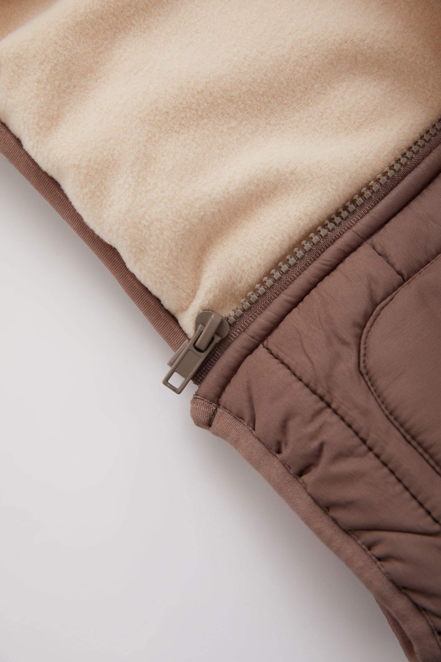 Жилет стандартного кроя из микроволокна для малышей мальчиков