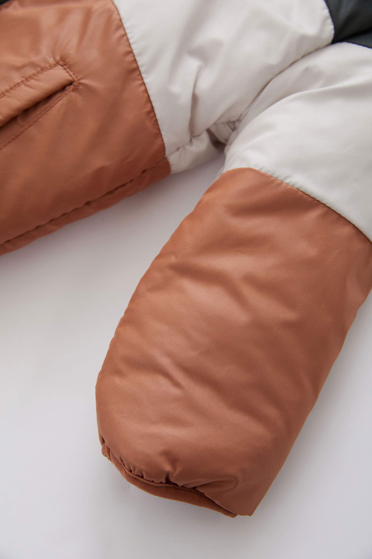 جاكيت دودون بغطاء للرأس