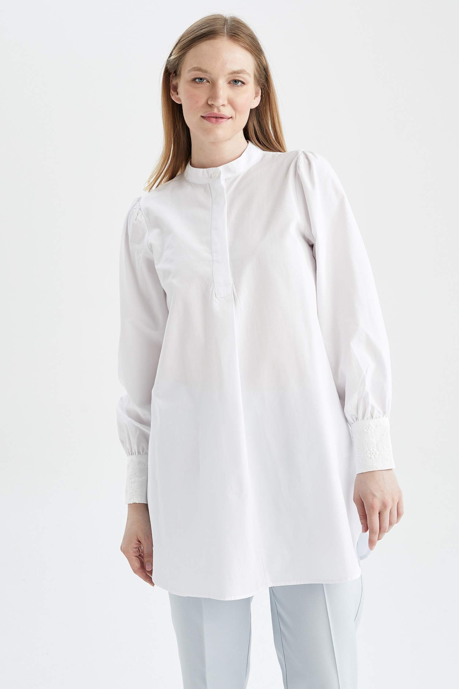 تونيكة كم طويل بوبلين قصة عادية بياقة مستديرة