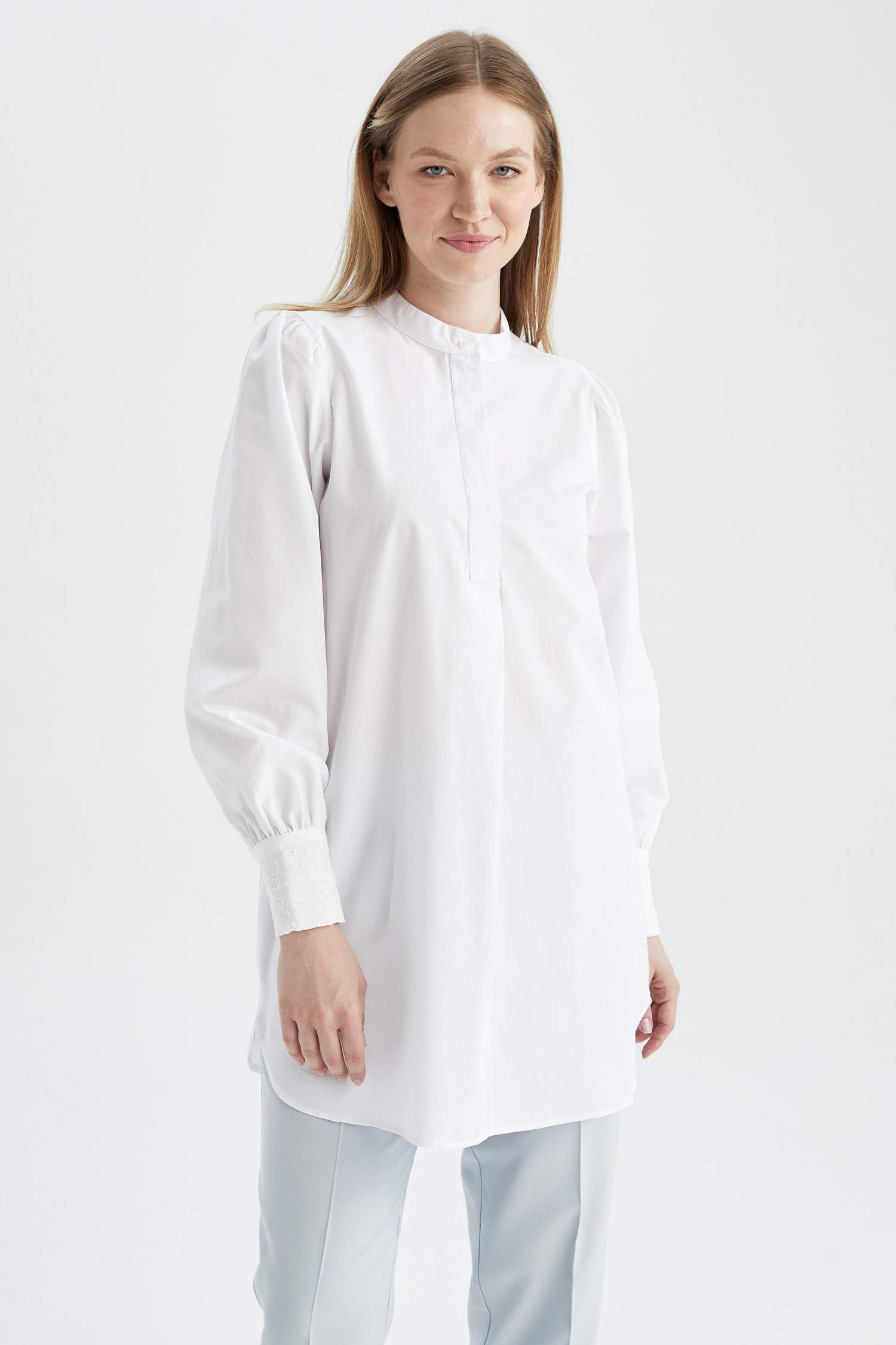 تونيكة كم طويل بوبلين قصة عادية بياقة مستديرة