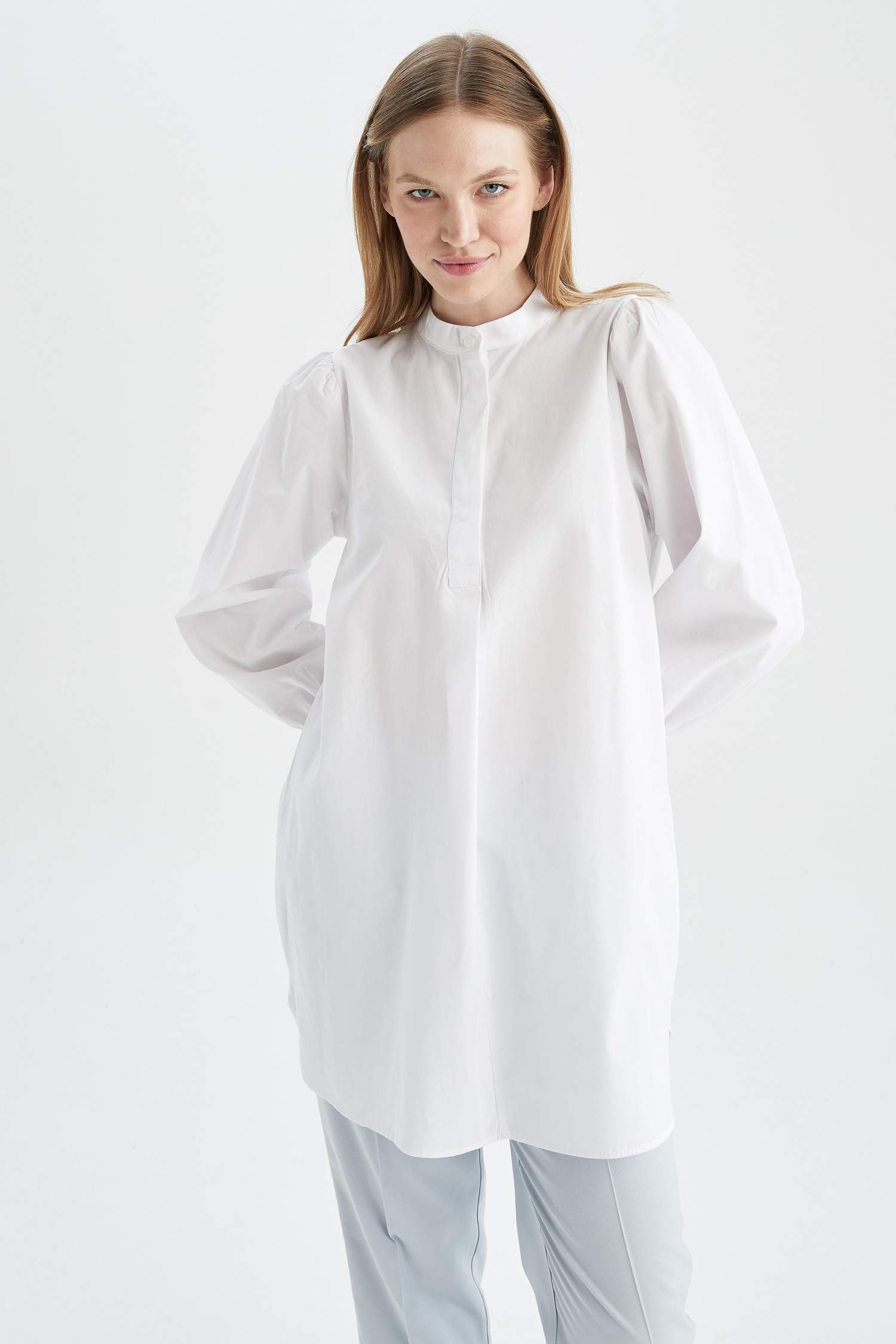 تونيكة كم طويل بوبلين قصة عادية بياقة مستديرة