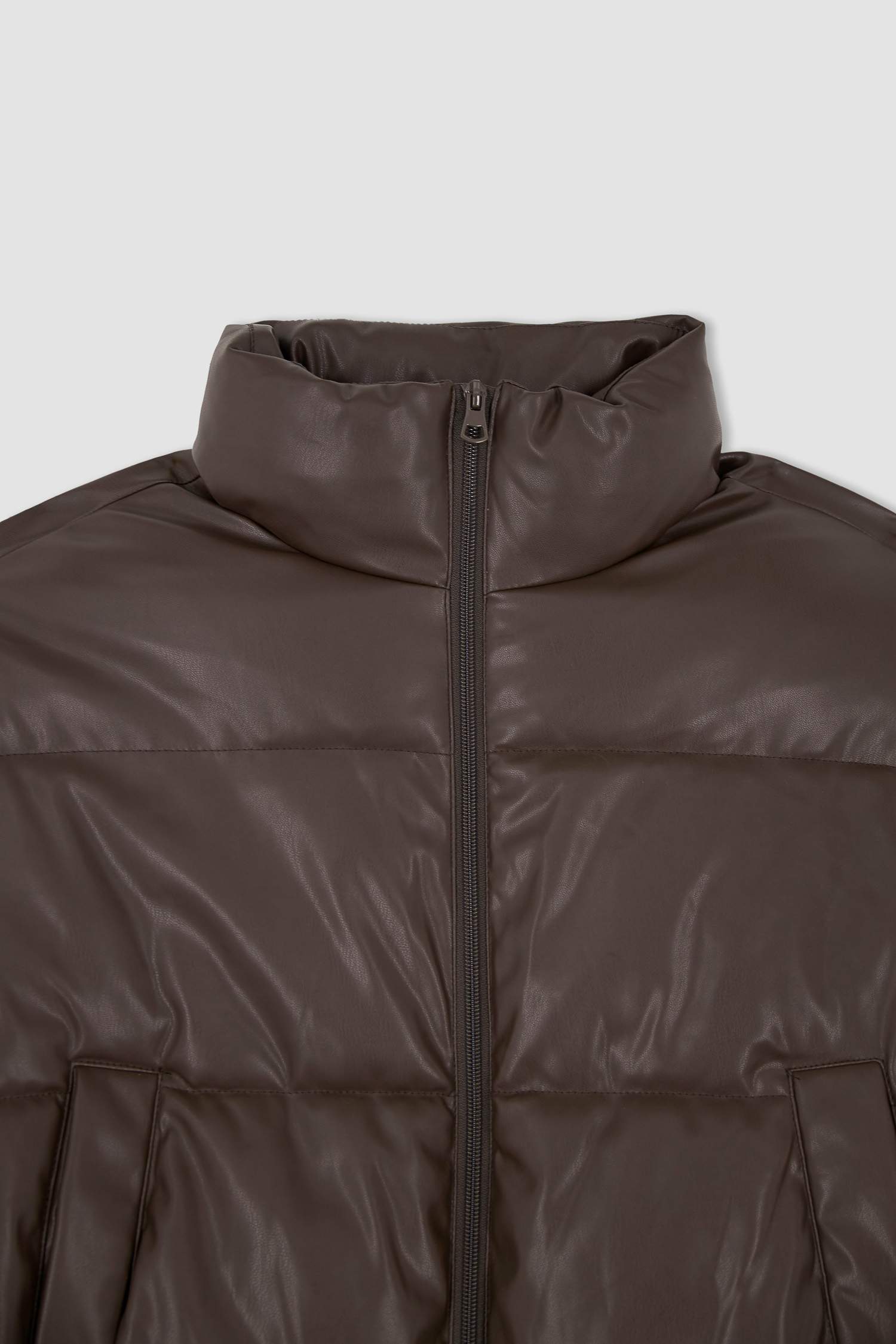 Su İtici Dik Yaka Suni Deri Mont