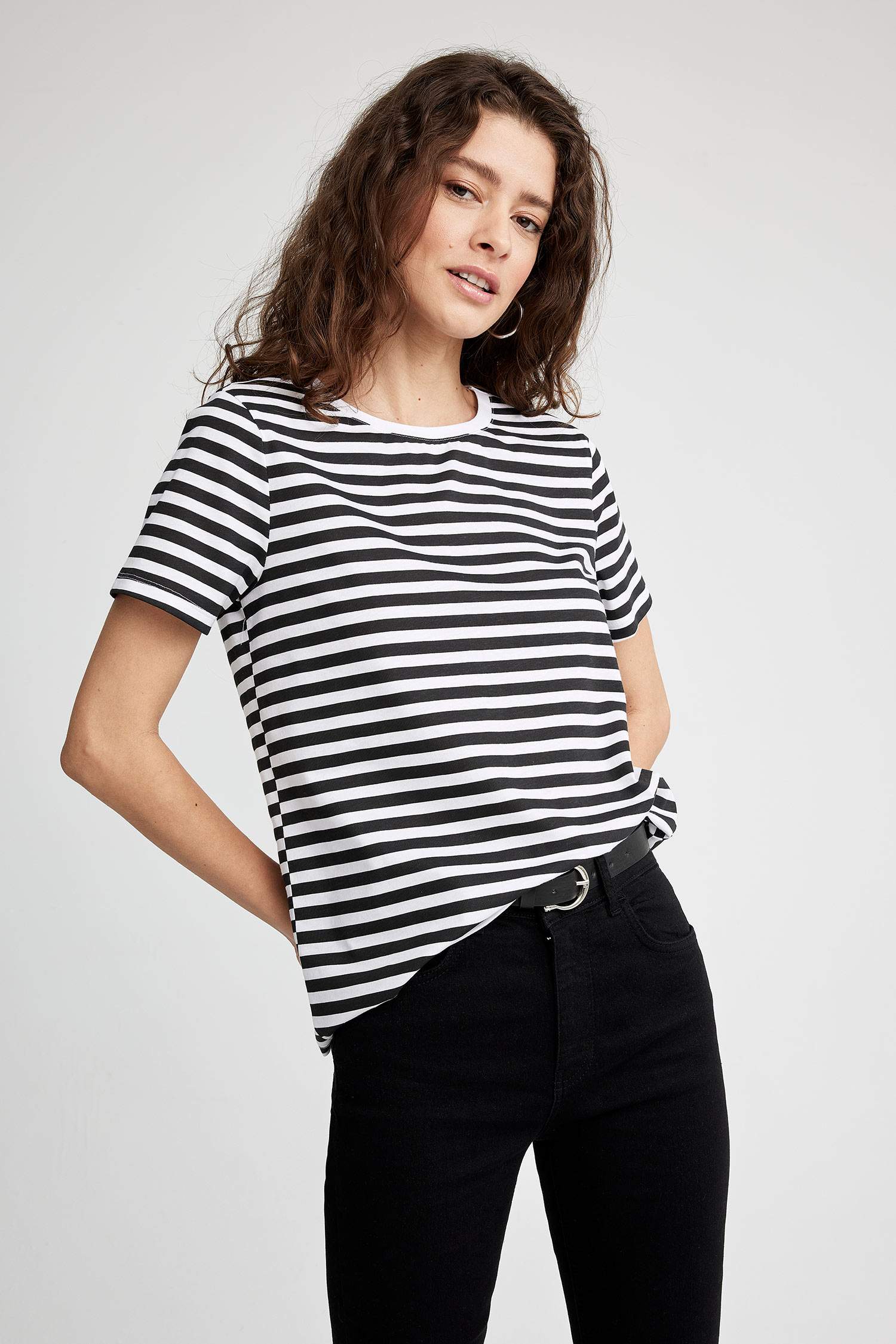 Regular Fit Çizgili Bisiklet Yaka Kısa Kollu %100 Pamuk Tişört