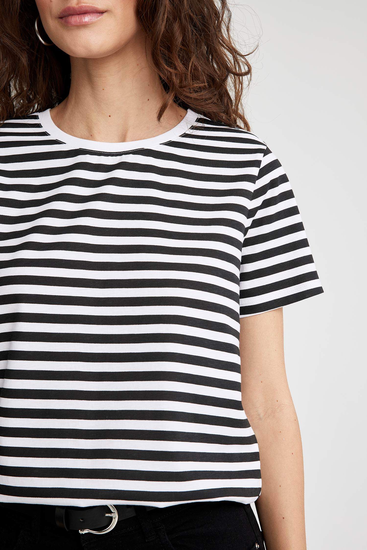 Regular Fit Çizgili Bisiklet Yaka Kısa Kollu %100 Pamuk Tişört