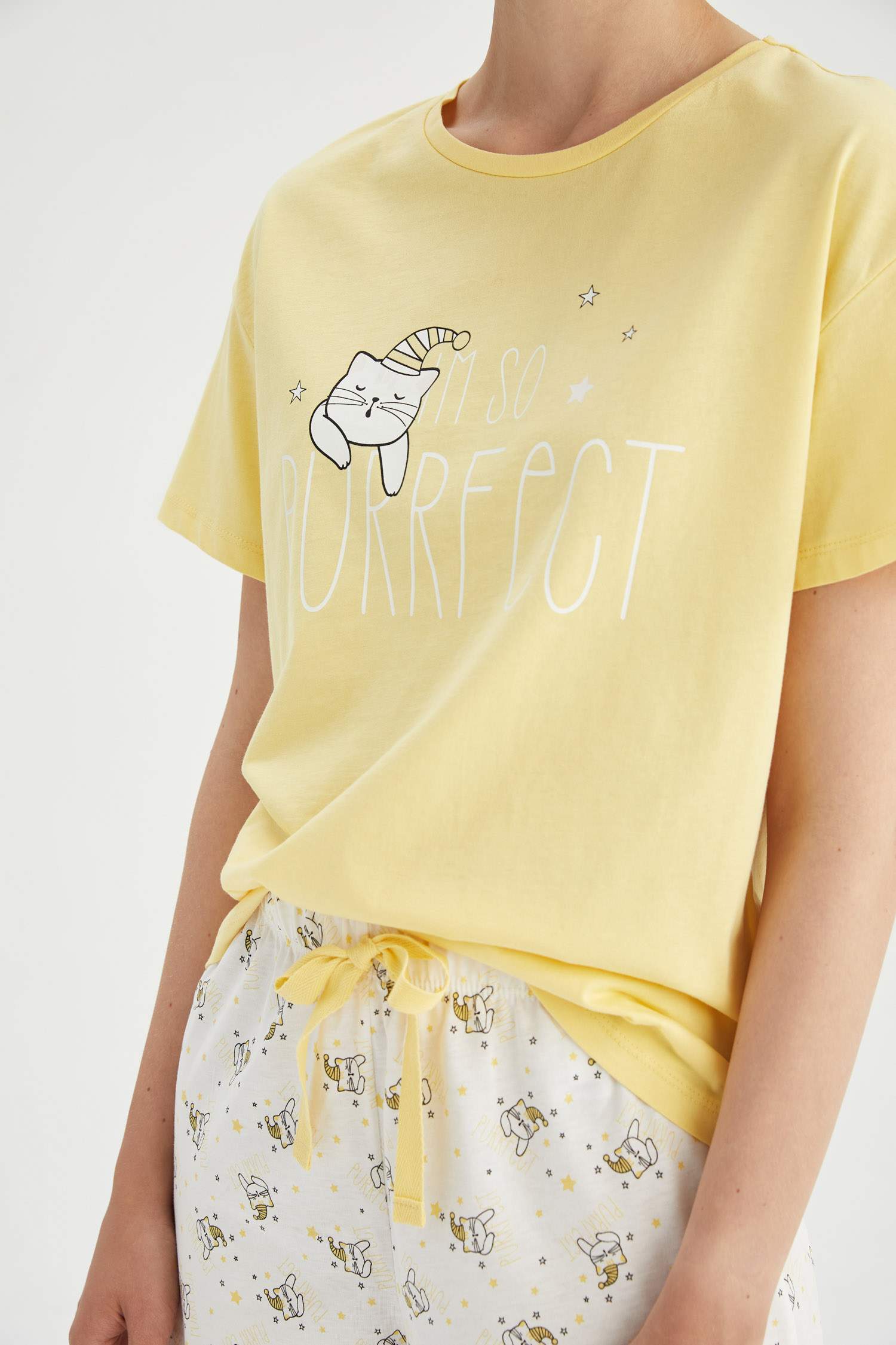 Fall in Love Regular Fit Bisiklet Yaka Kedi Baskılı Pamuklu Pijama Takım