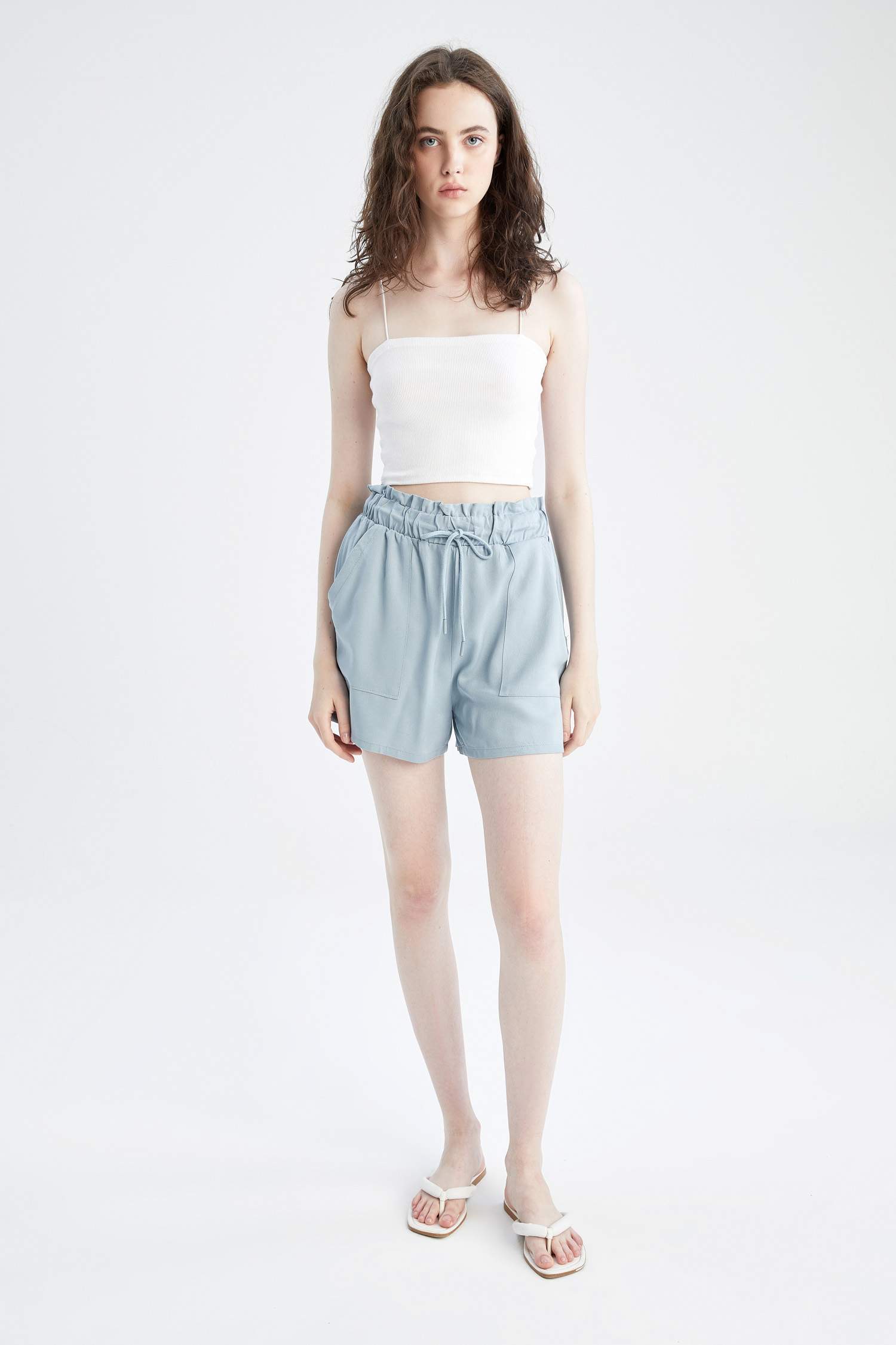 Шорты стандартного кроя с карманом