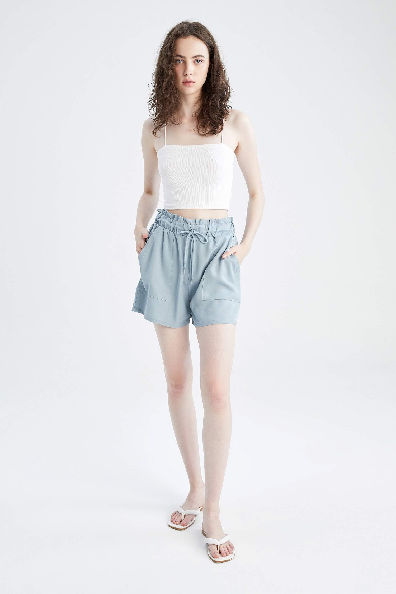 Шорты стандартного кроя с карманом