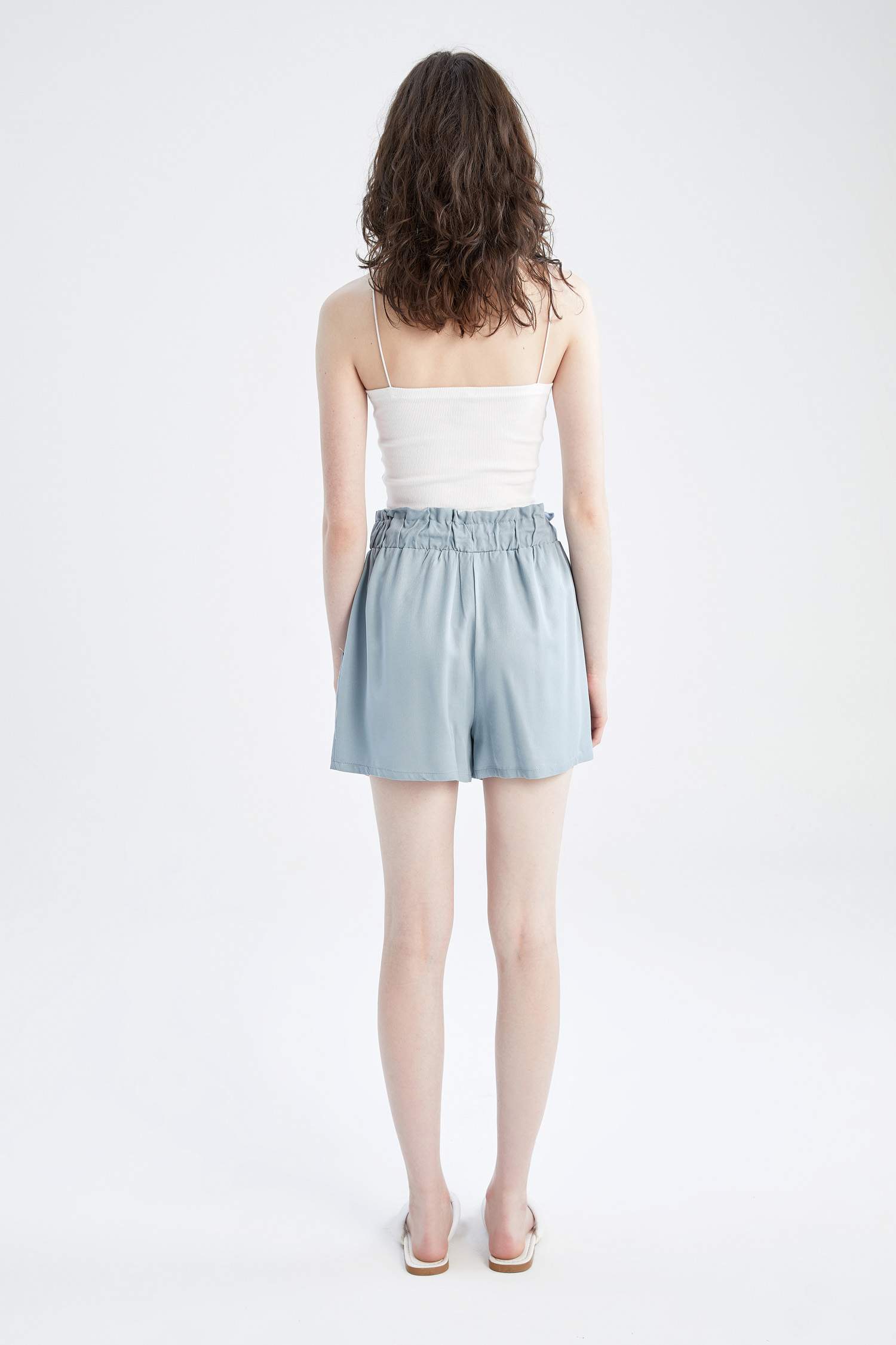 Шорты стандартного кроя с карманом