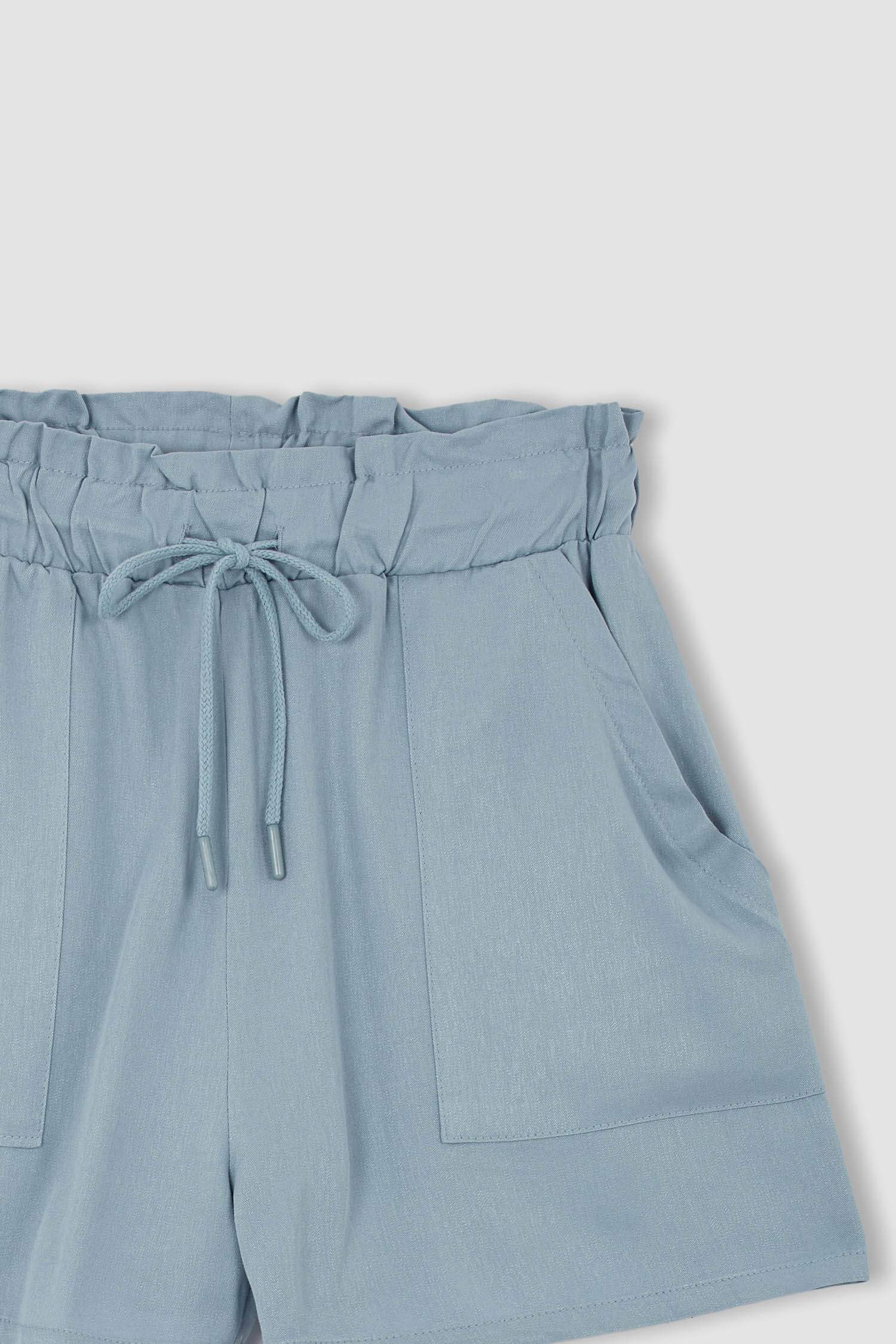 Шорты стандартного кроя с карманом