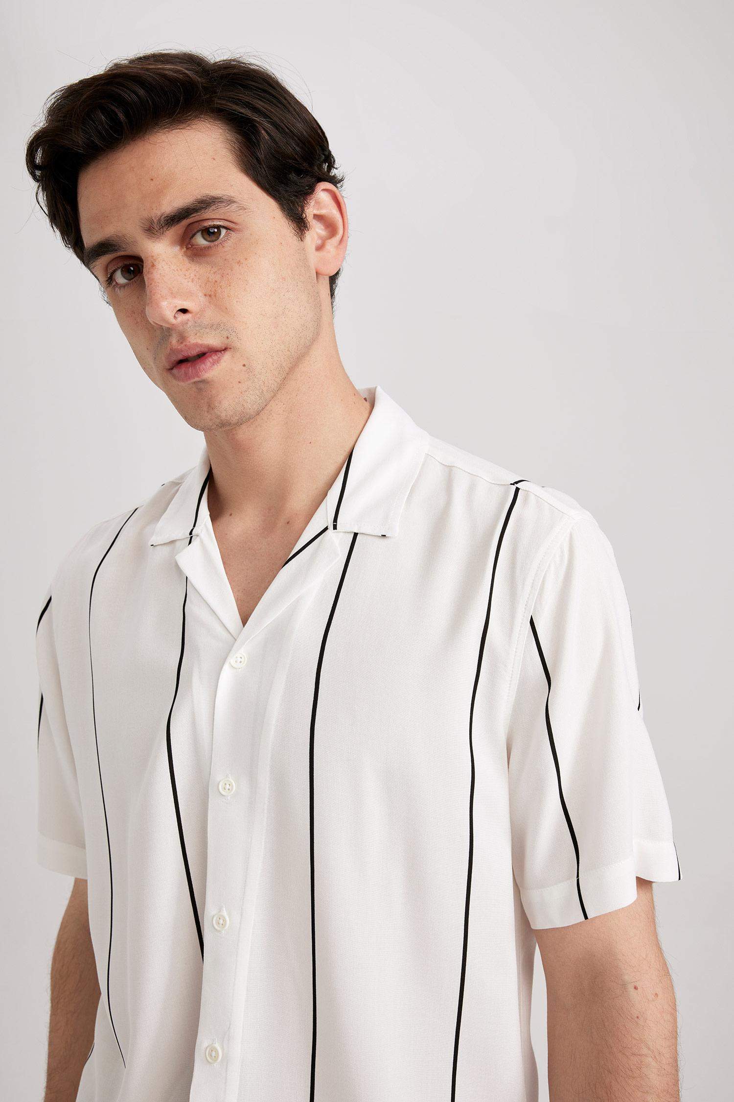 قميص فيسكوز مطبوع بقصة عادية