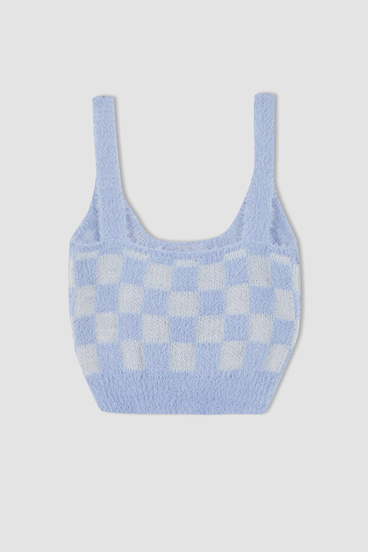 بلوزة قطيفة سليم فيت بحمالات ورقبة مربعة