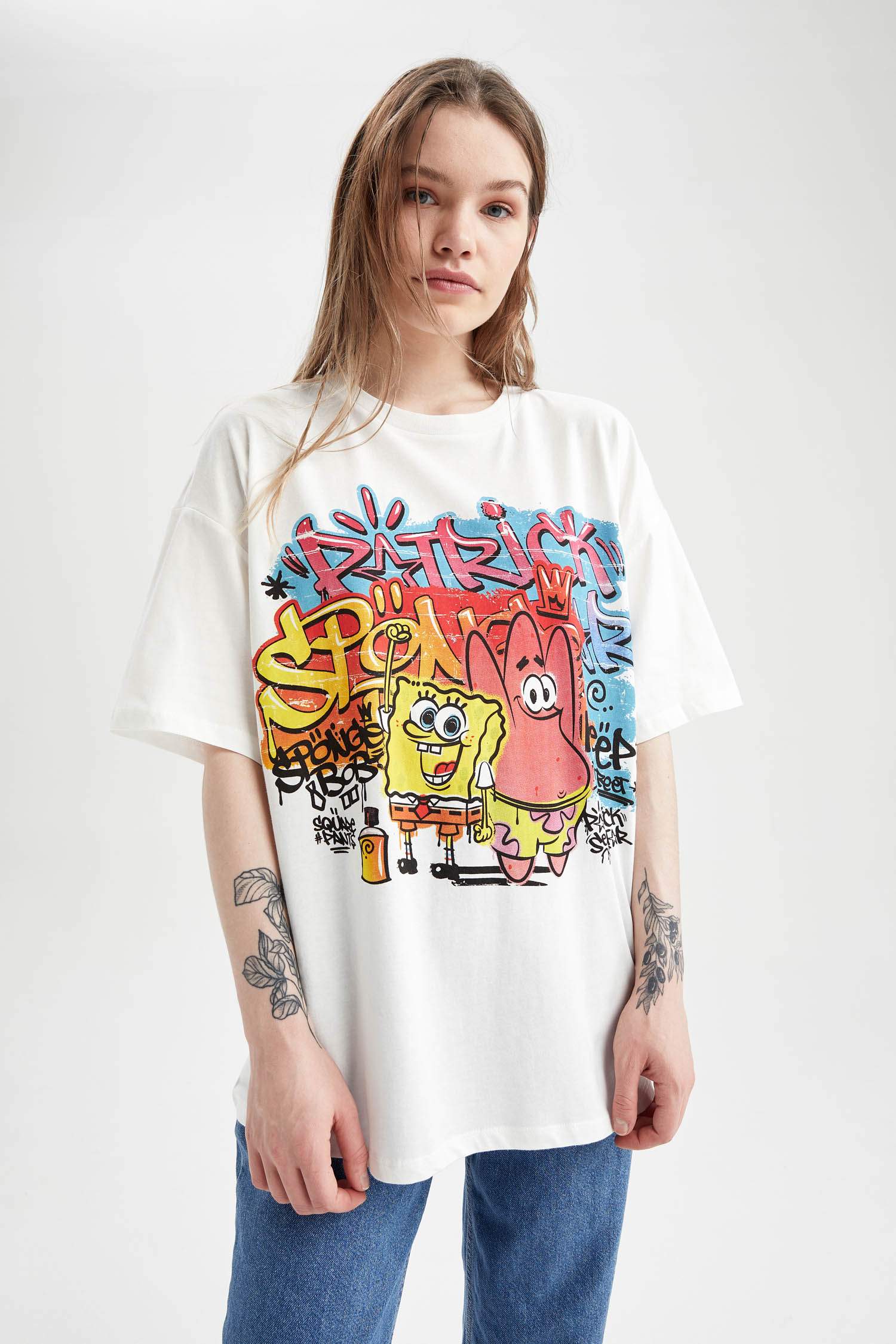 White WOMAN Oversized Short Sleeve 