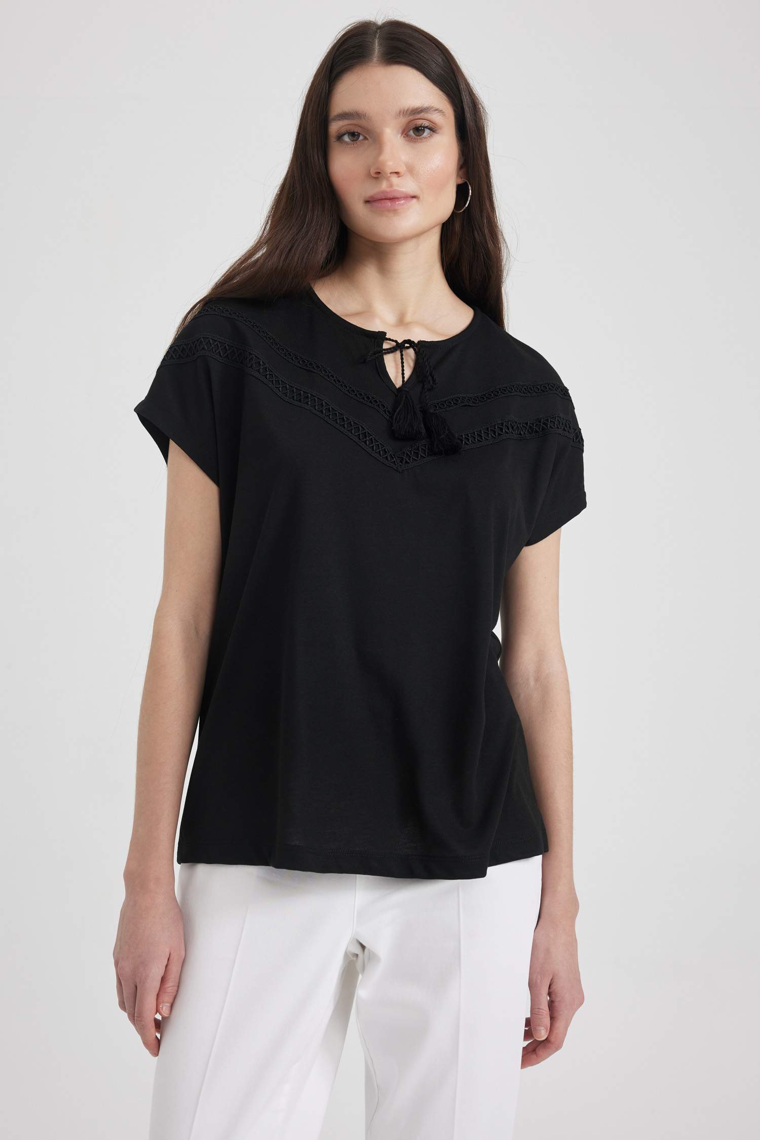 Bisiklet Yaka Kısa Kollu Tişört