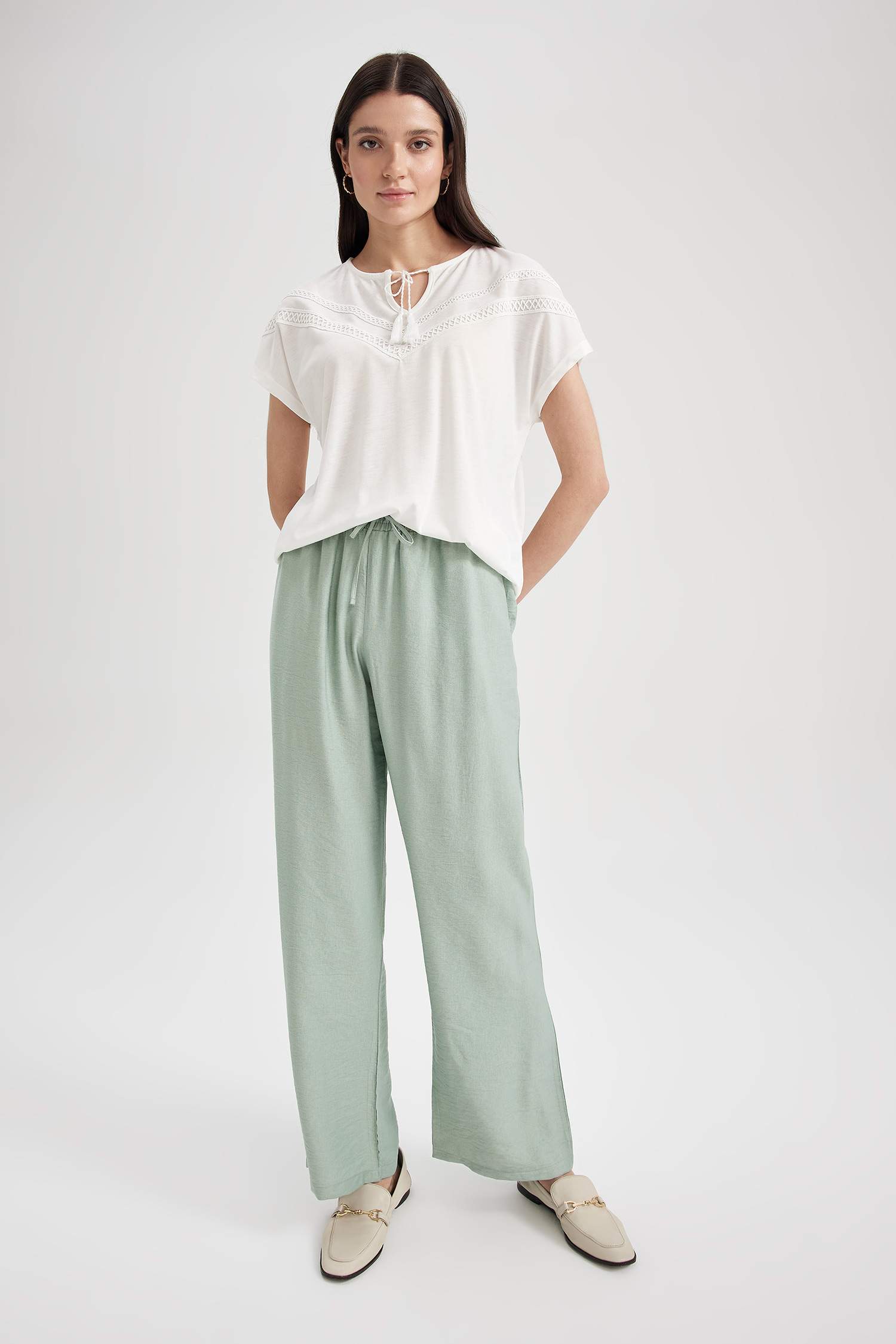 Traditional Regular Fit Crew Neck Halter Neck Detailed Short Sleeve T-Shirt