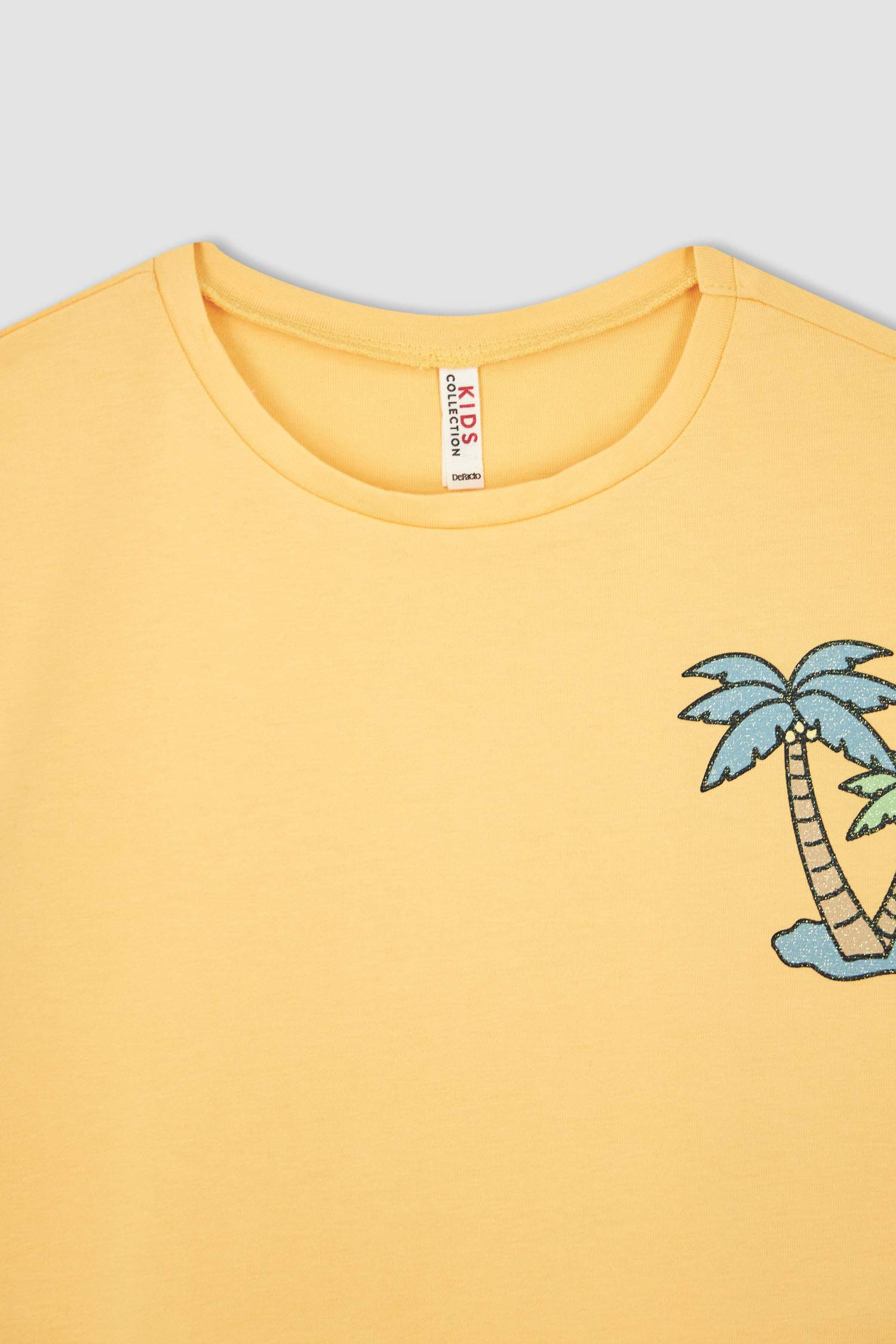 Қыздарға қысқа жеңді Қысқа жеңді футболка