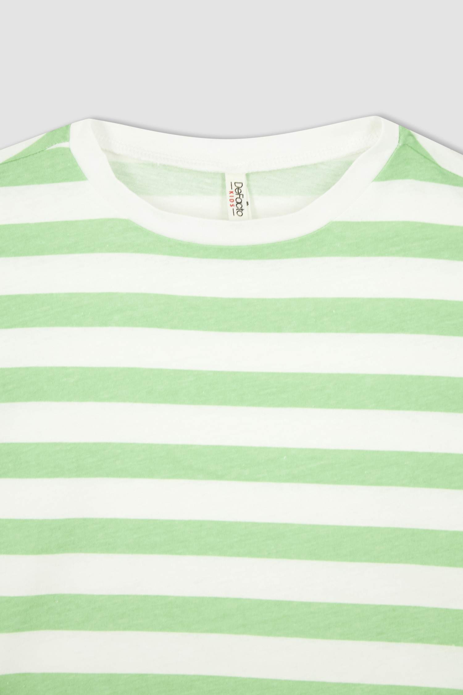 تيشيرت نص كم قصة عادية