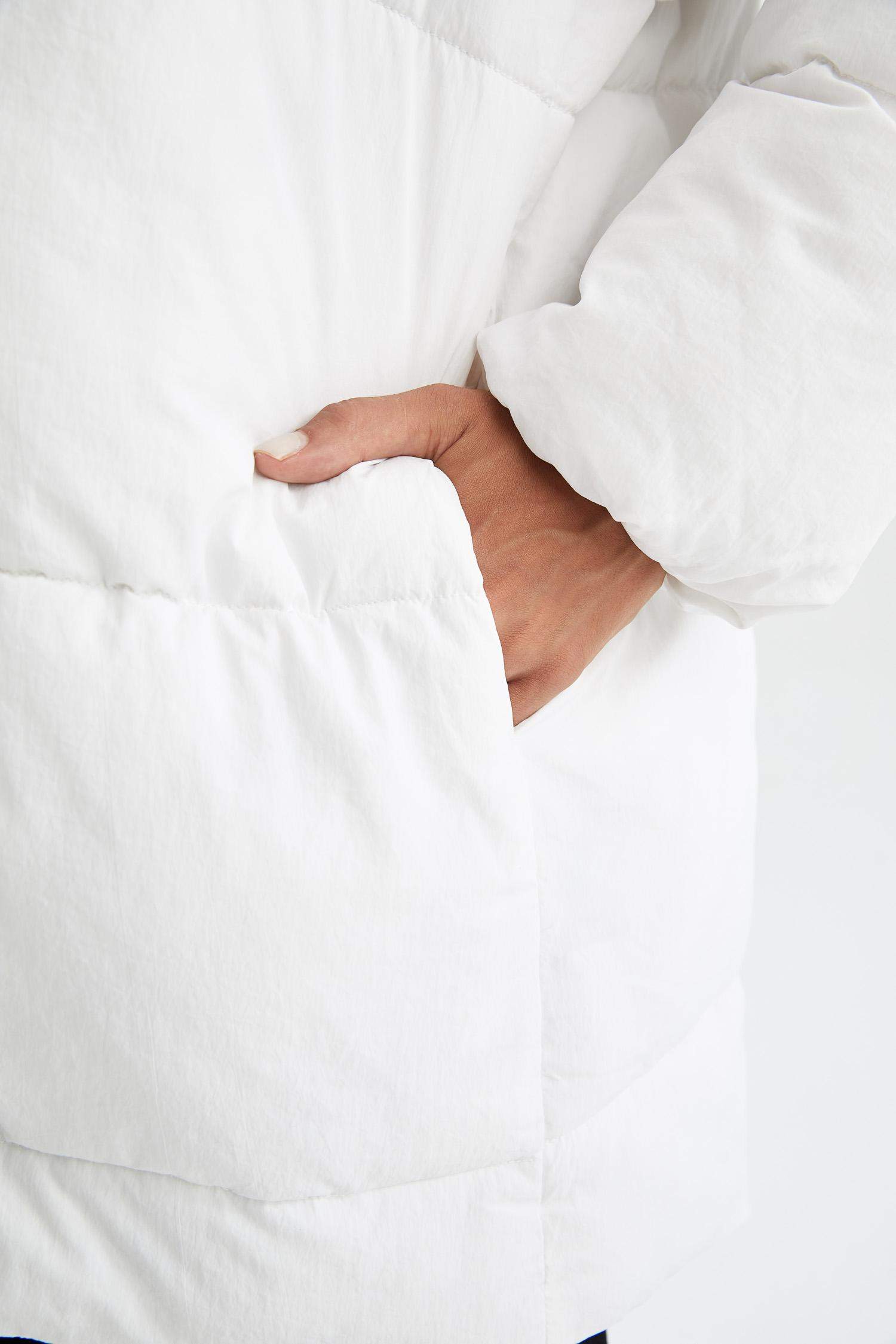 Куртка водоотталкивающая оверсайз с капюшоном