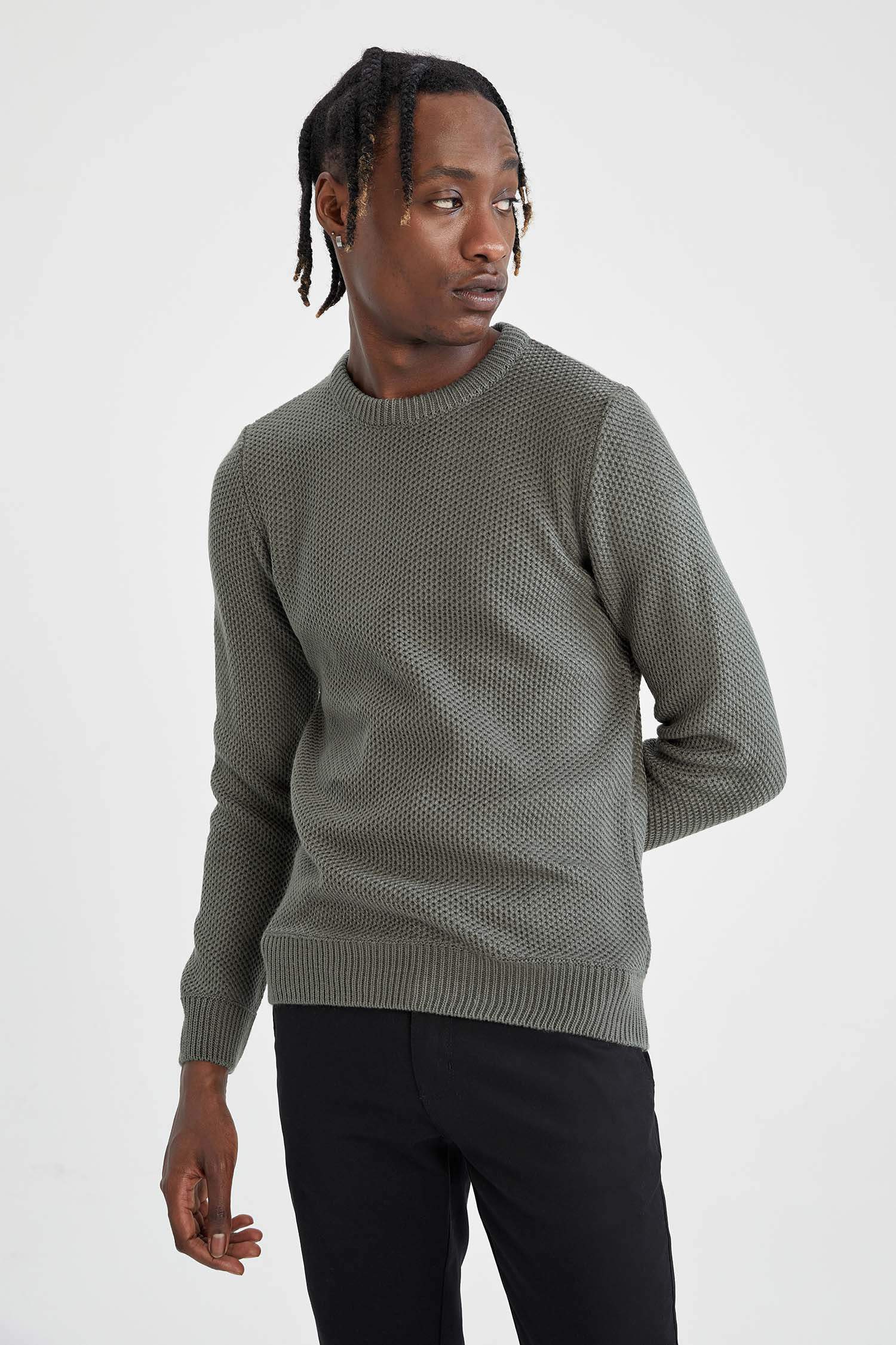 Khaki MEN Slim Fit Crew Neck Pullover 2486259 | DeFacto