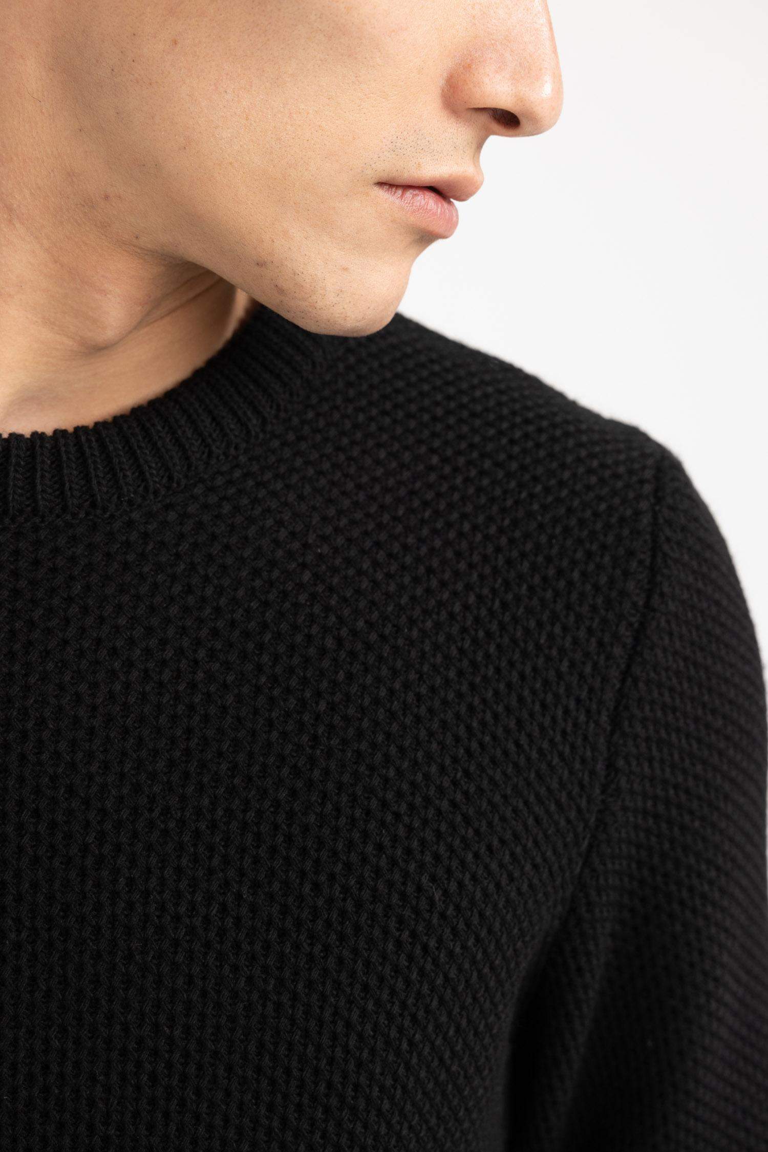 Пуловер стандартного кроя с круглым вырезом из трикотажа для мужчин