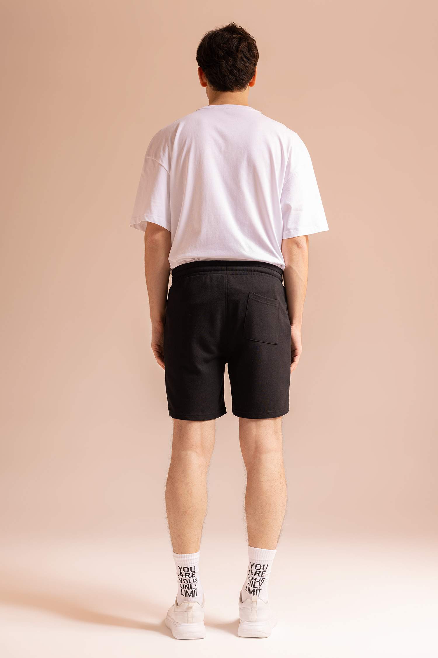 شورت سليم فيت بجيب فليتو