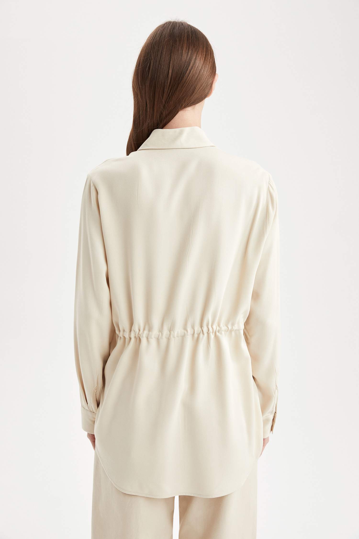 Рубашка-туника с длинными рукавами и завязками на талии