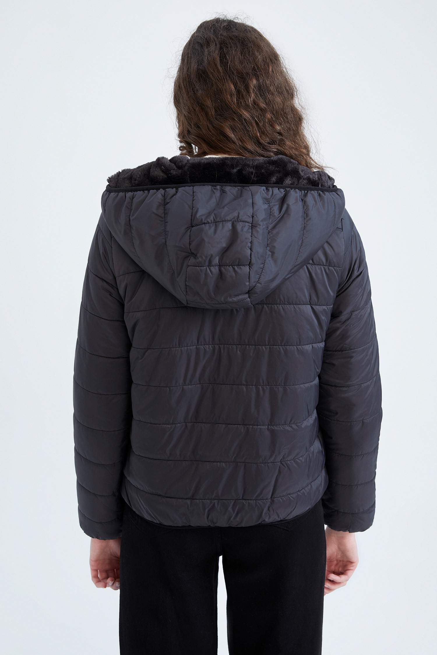 Polar Astarlı Kapüşonlu Çift Taraflı Giyilebilen Suni Kürklü Mont