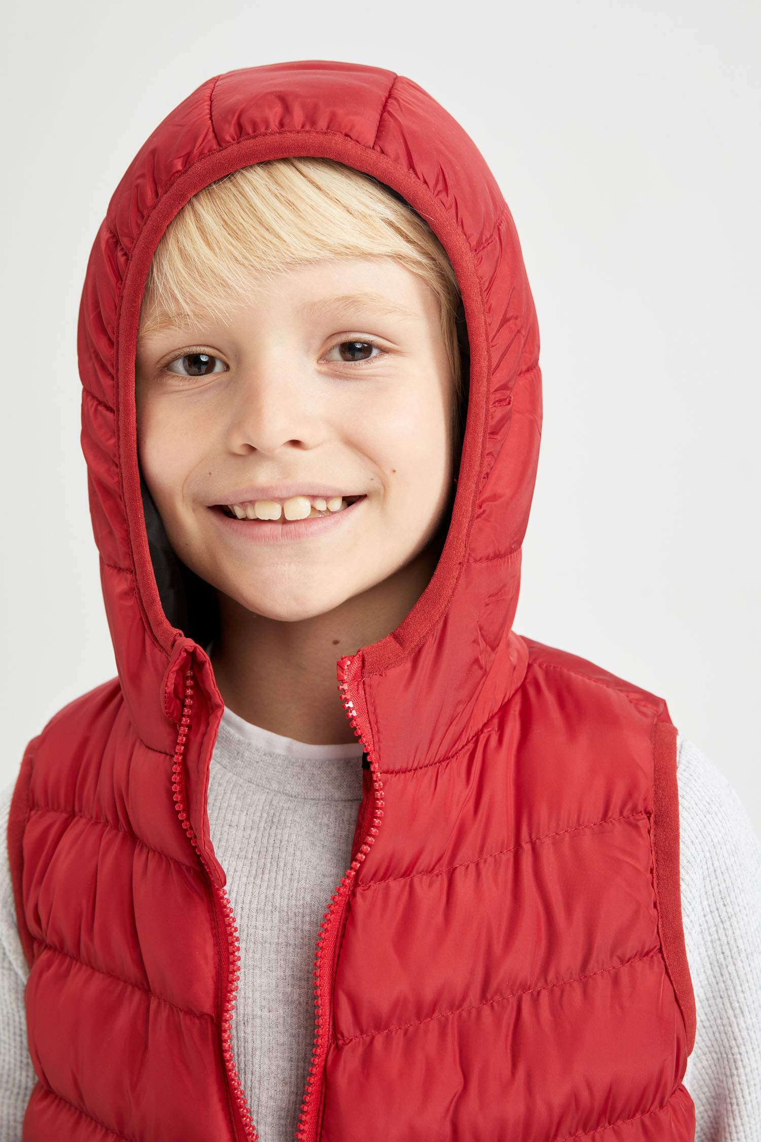 Жилет стандартного кроя для мальчиков