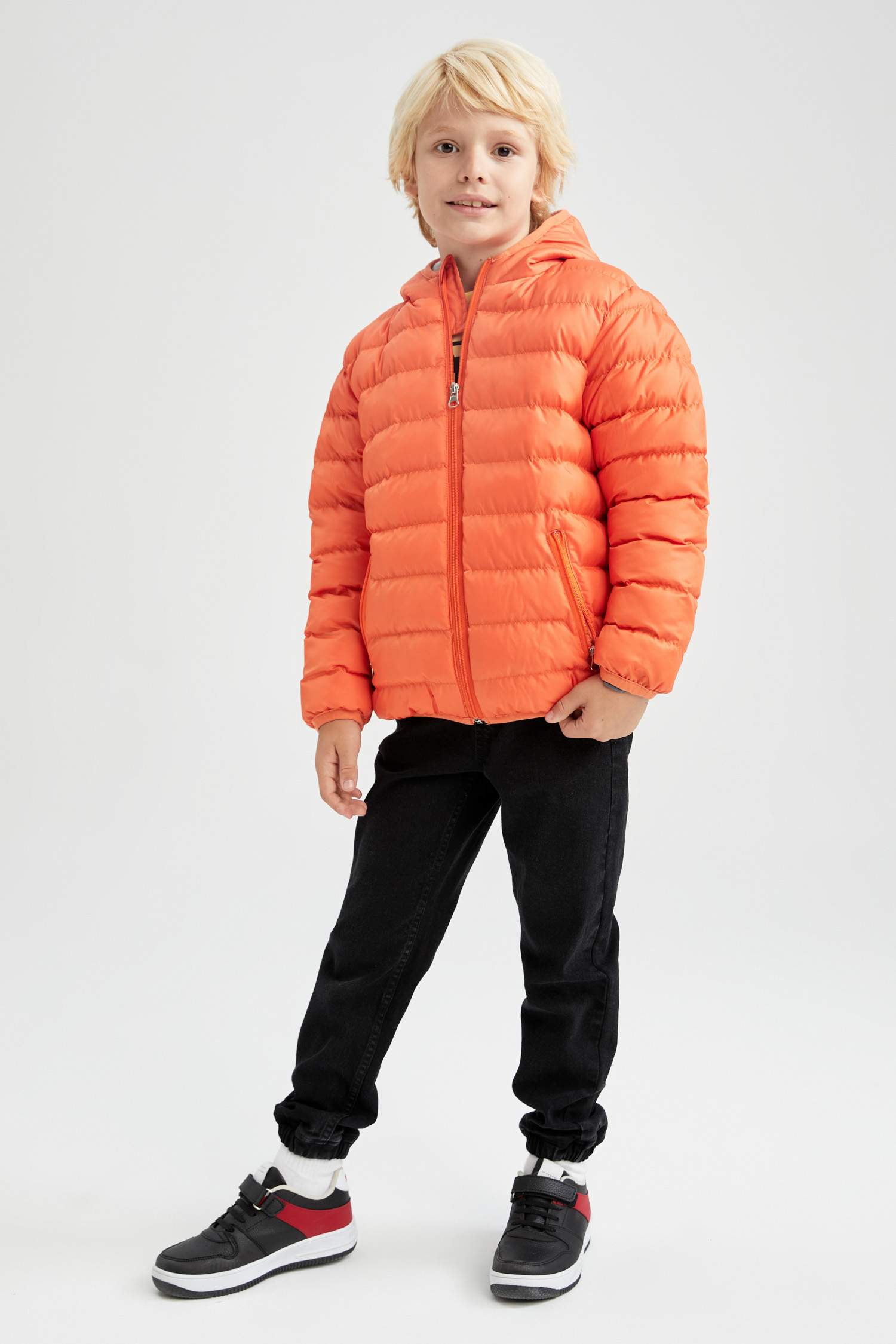 Ұлдарға бас киімді поляр Пальто