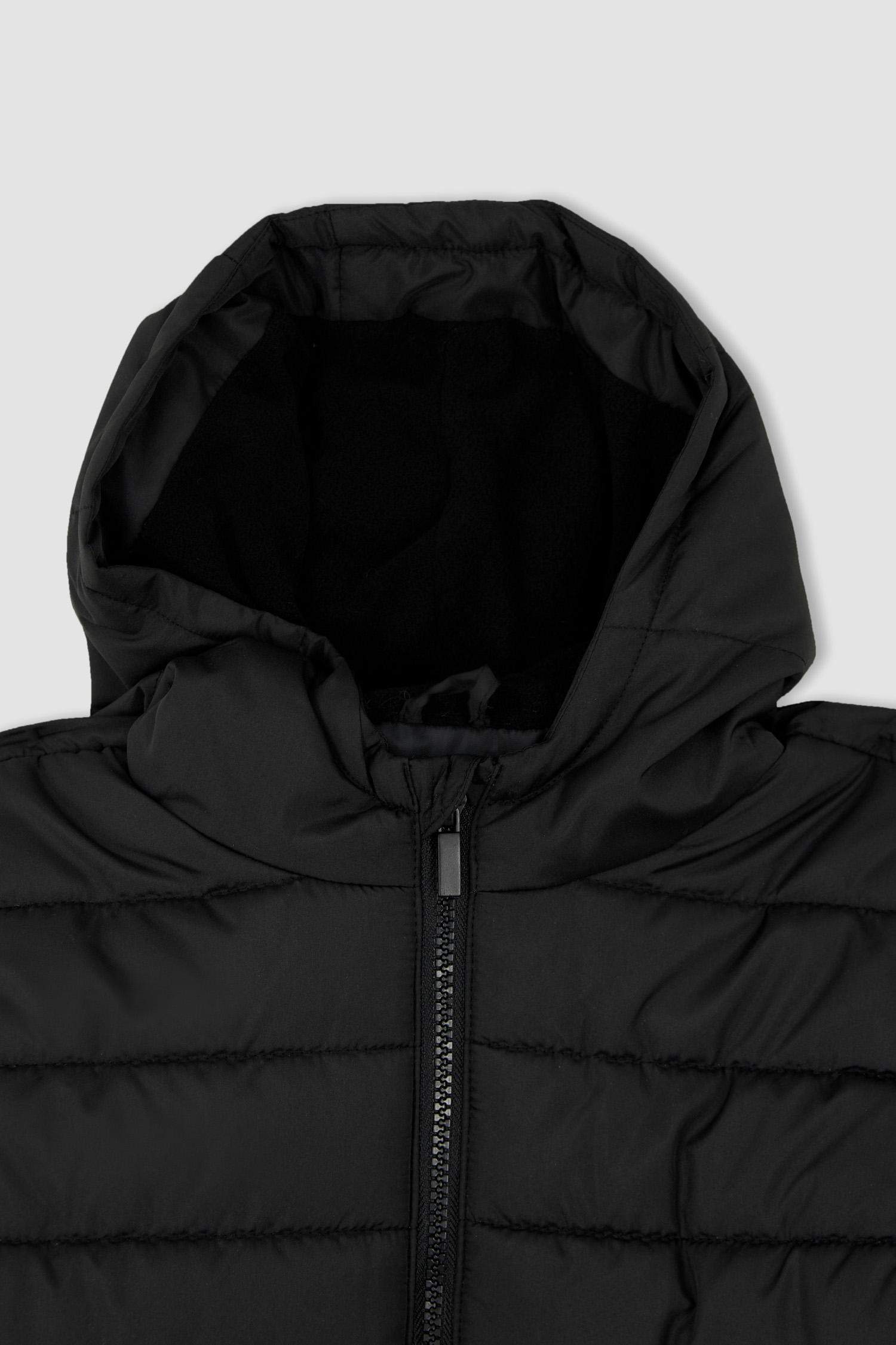 Куртка стандартного кроя с капюшоном для мальчиков