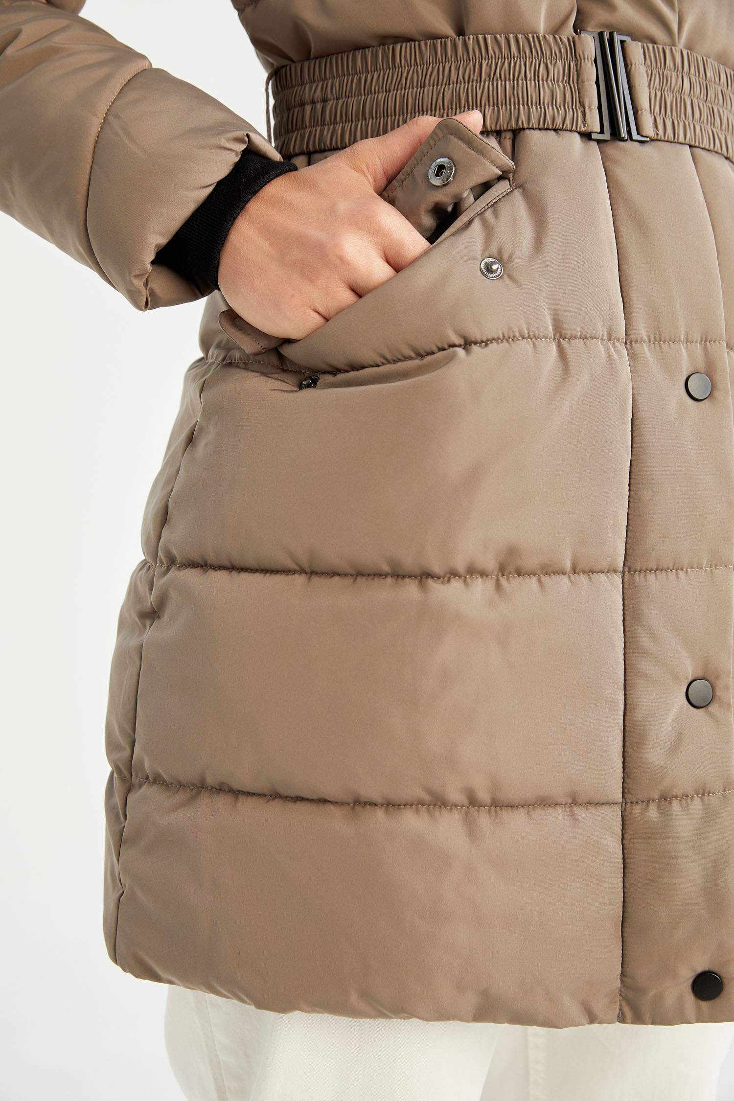 Isı Yalıtımlı Su İtici Kapüşonlu Şişme Mont Parka