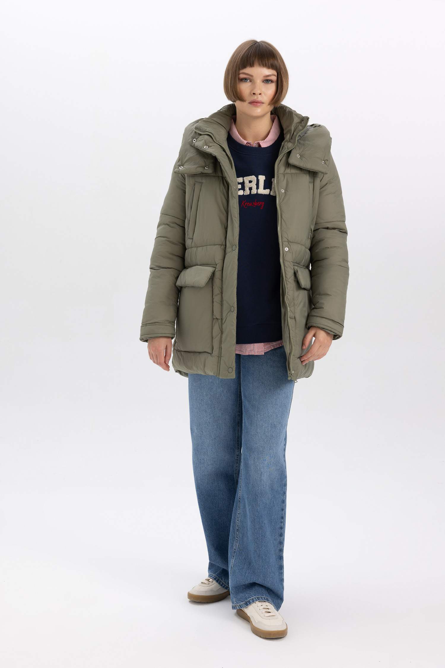 Парка стандартного крою для жінок