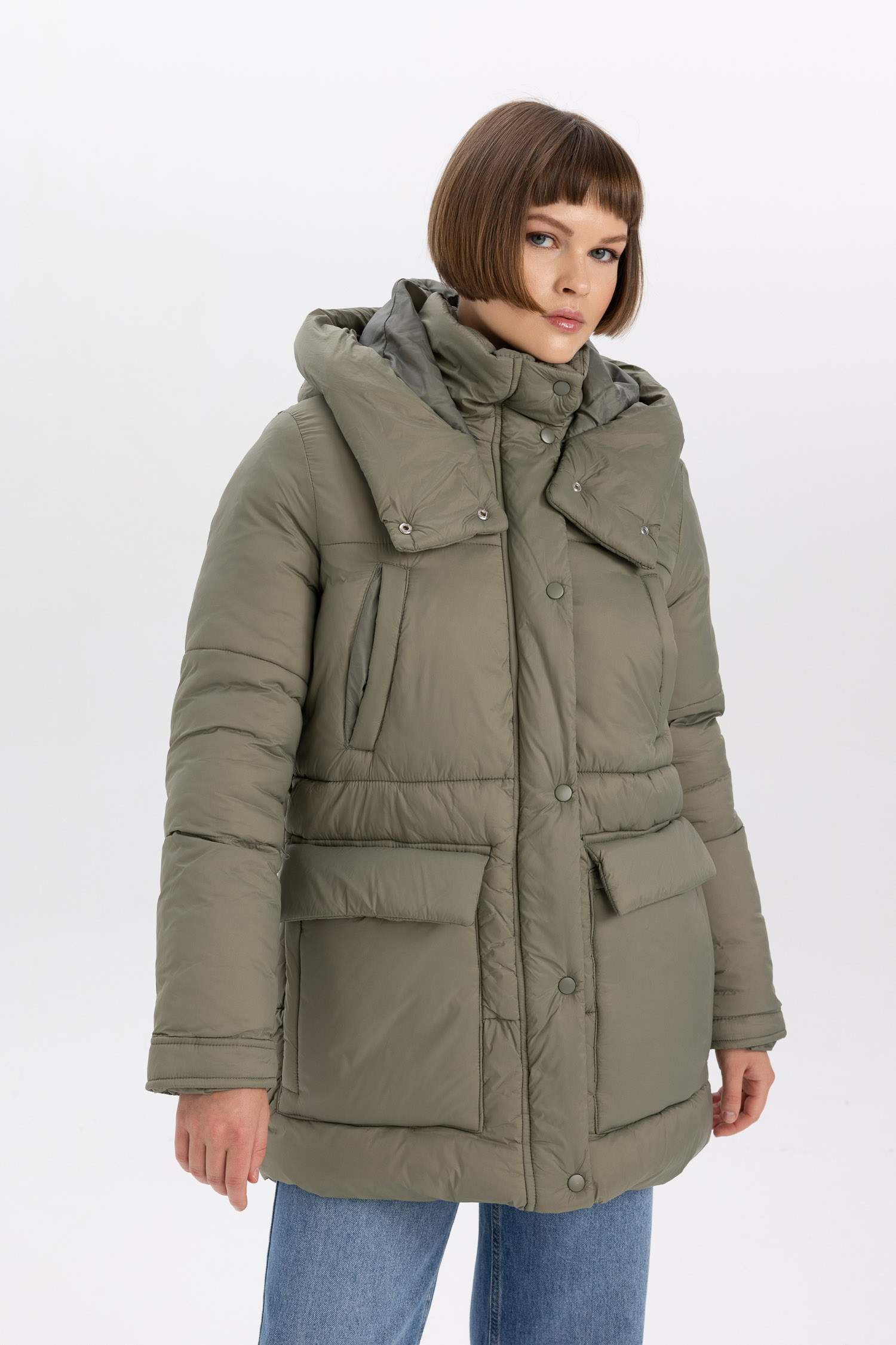 Парка стандартного крою для жінок