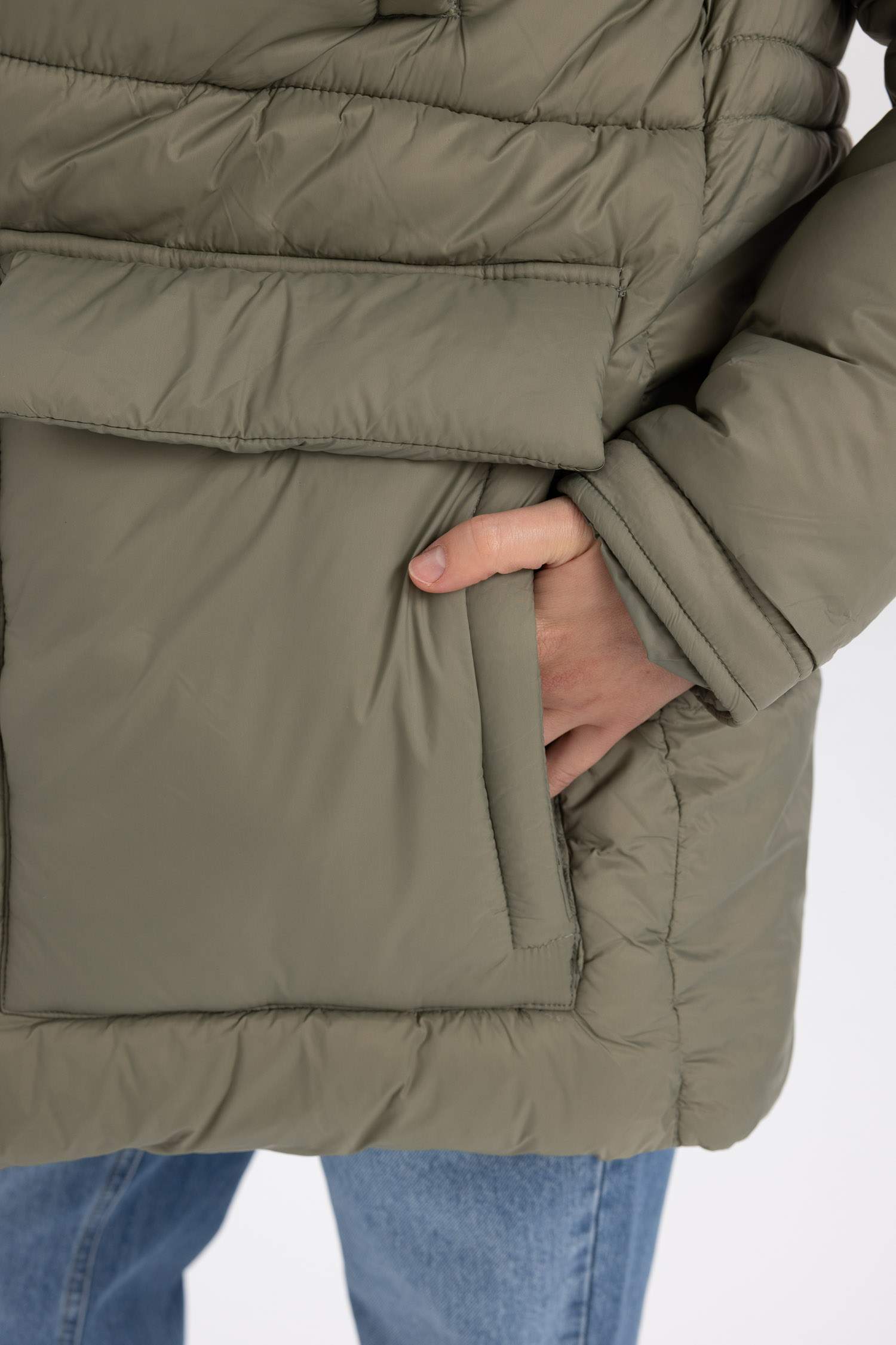 Парка стандартного крою для жінок