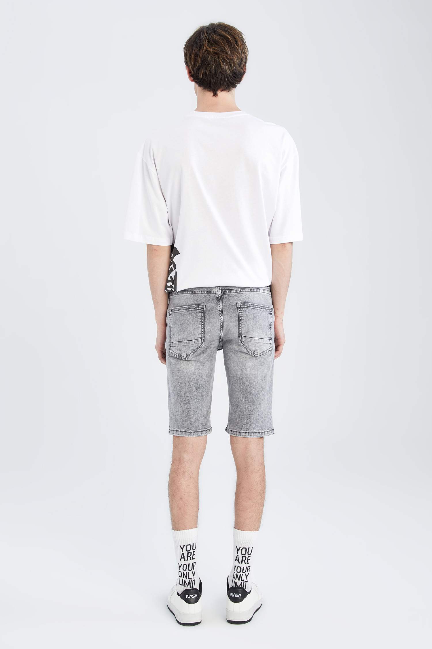 Grey MEN Skinny Fit Jean Short 2552812 DeFacto