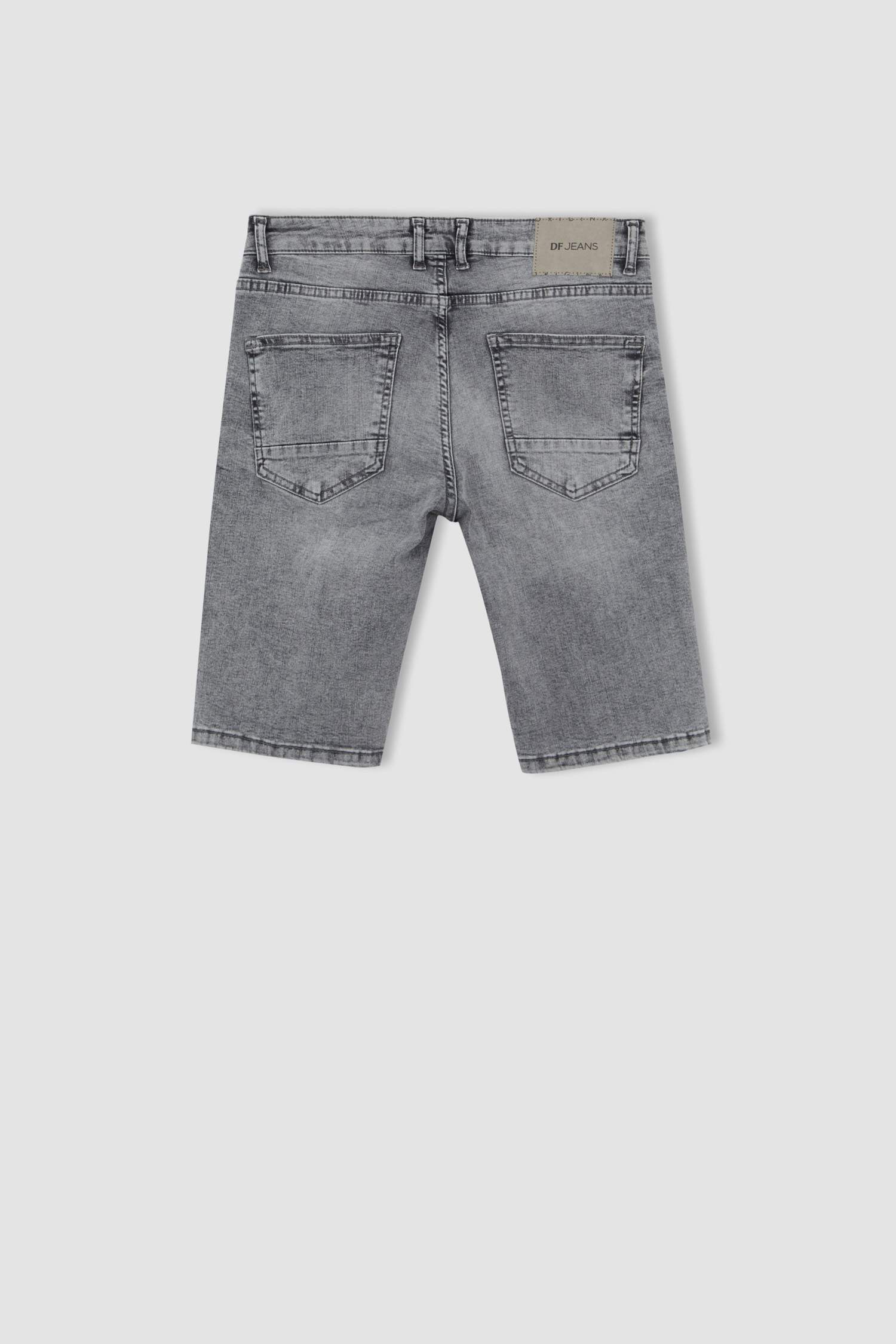 Grey MEN Skinny Fit Jean Short 2552812 DeFacto