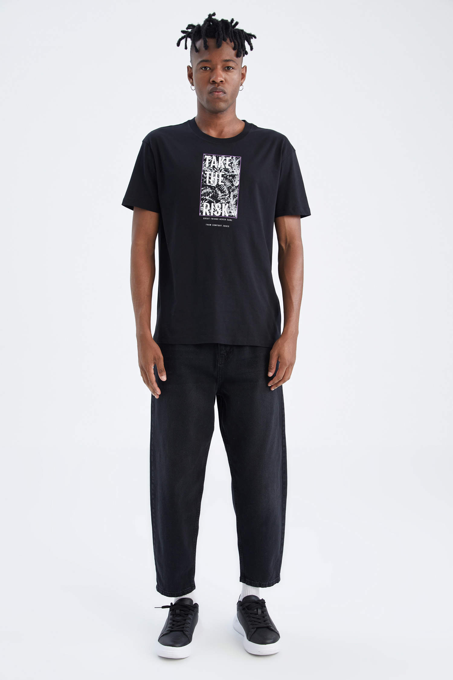 Black MEN Regular Fit Short Sleeve Slogan Print T-Shirt 2491120 | DeFacto
