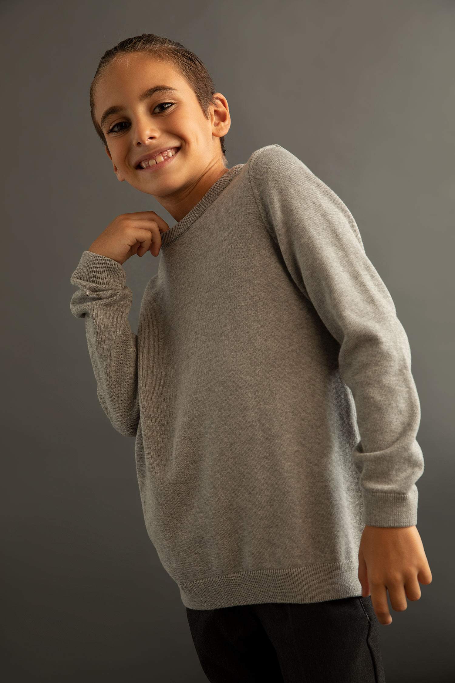 Ұлдарға слим пішімі Пулловер