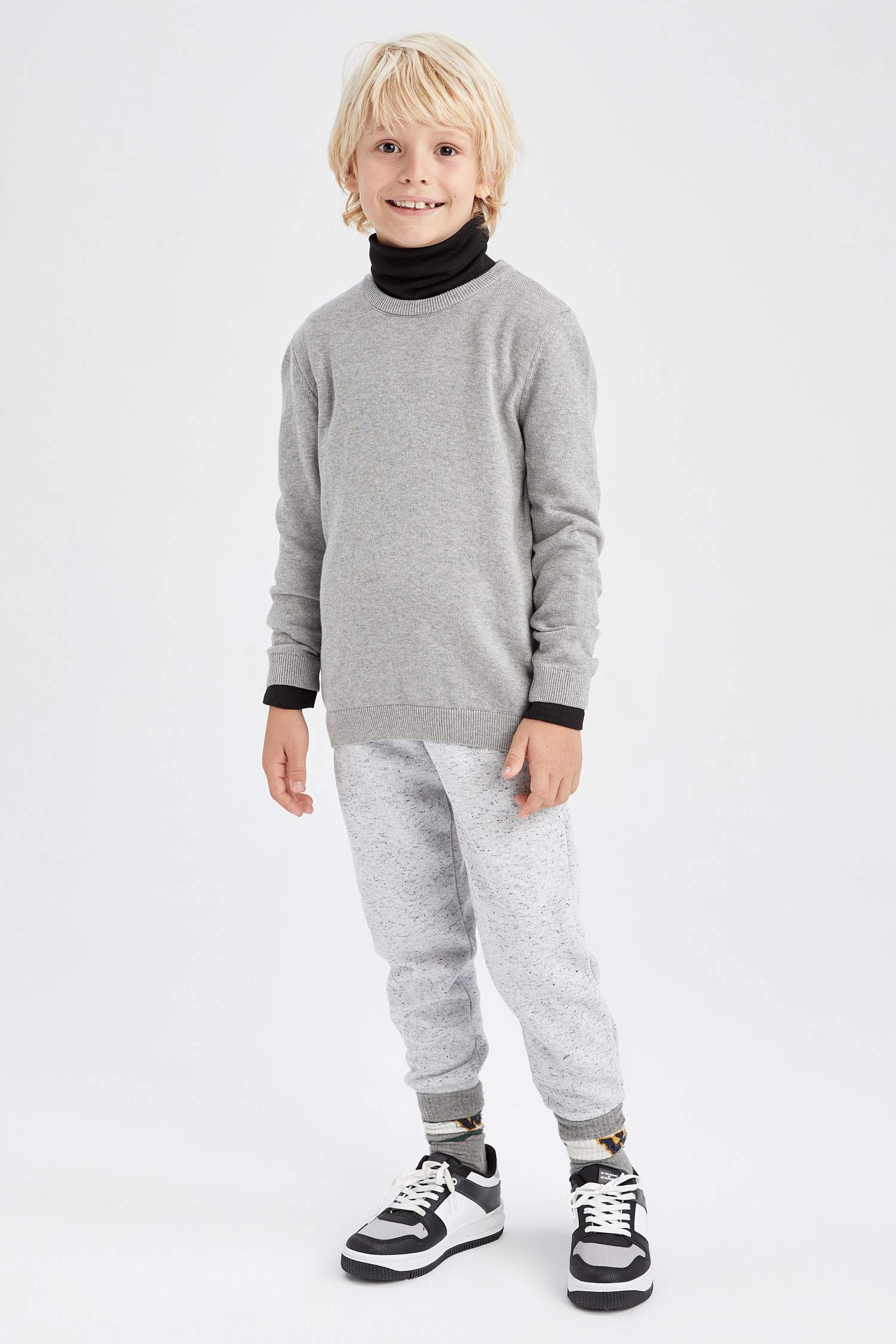 Ұлдарға слим пішімі Пулловер