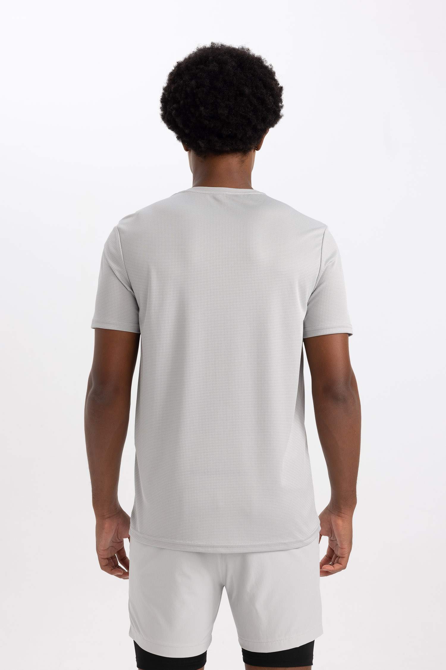 تي شيرت رياضي سليم فيت بياقة مستديرة من DeFactoFit