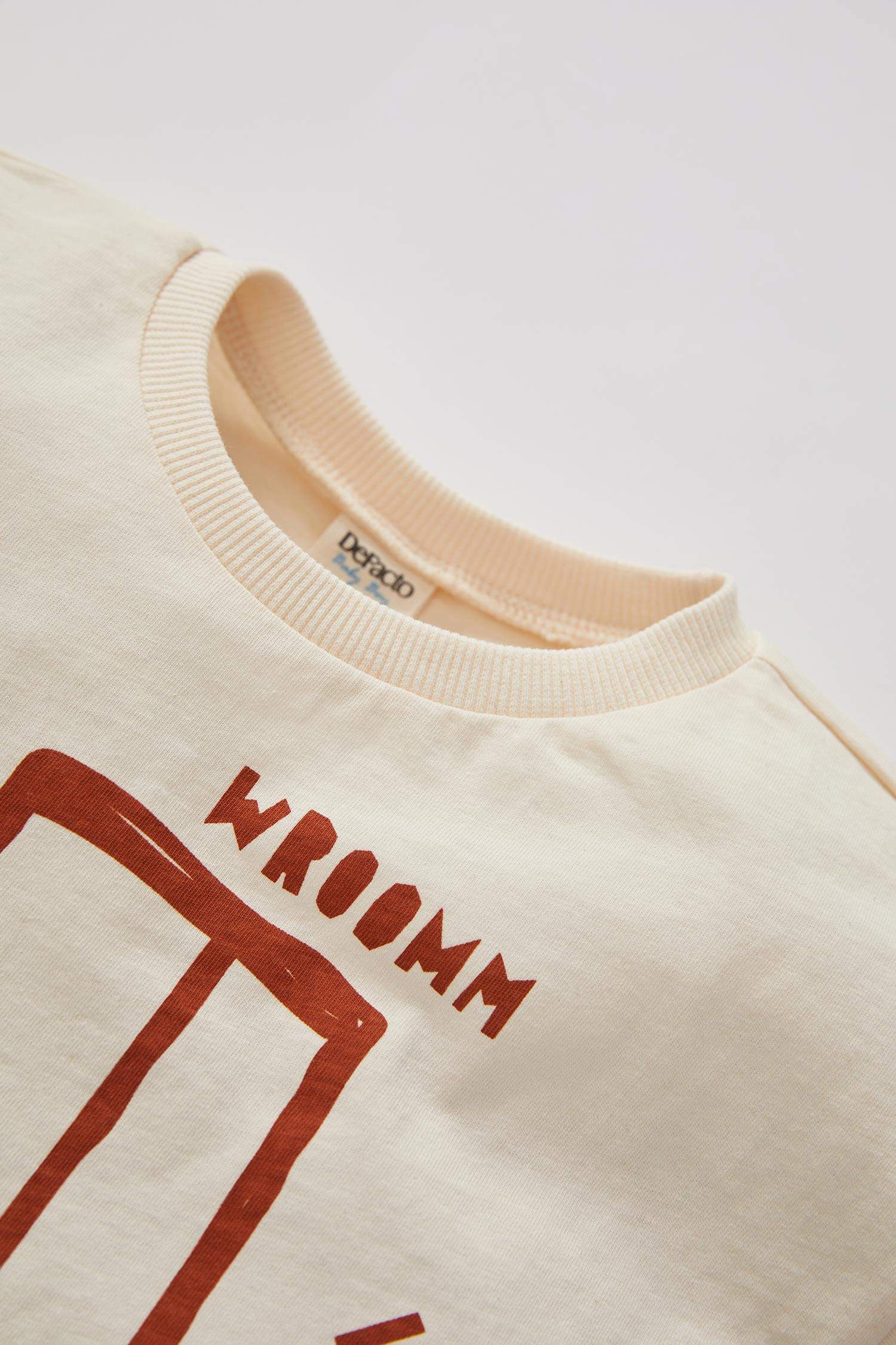 طقم ممشط بياقة مستديرة من قطعتين