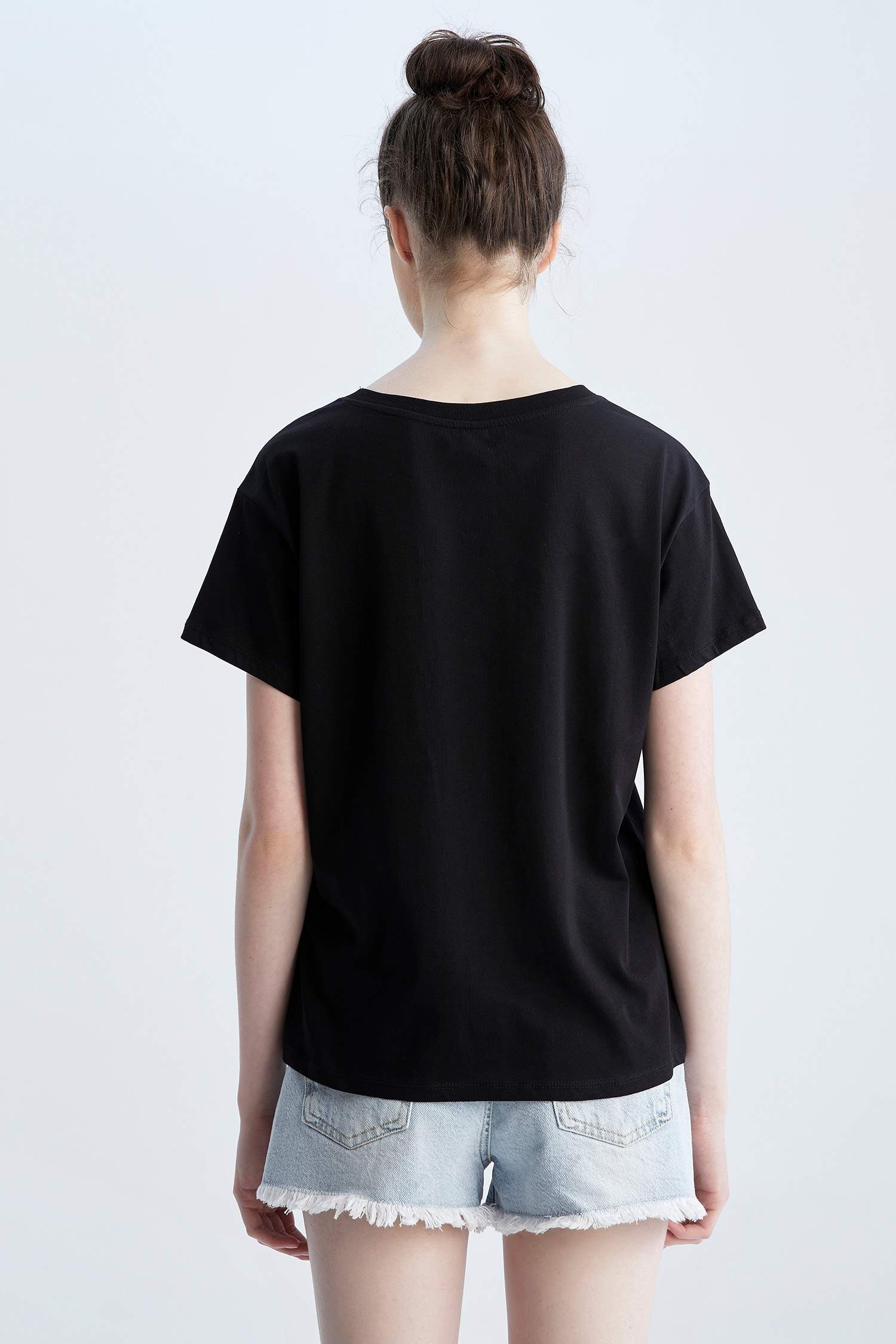 Футболка стандартного кроя с круглым вырезом из 100% хлопка