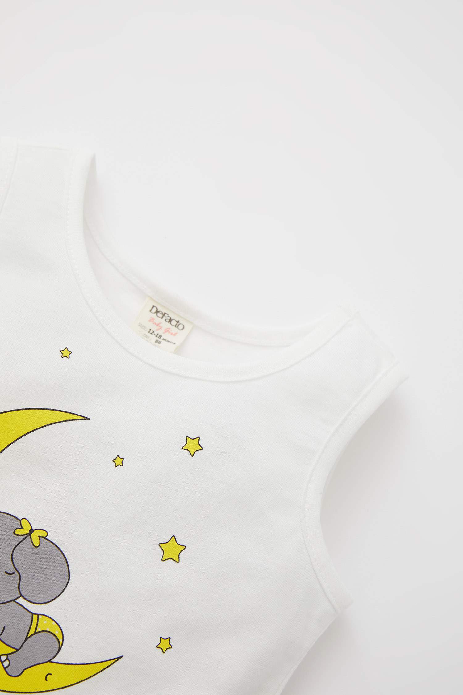 Kız Bebek Ay Baskılı Pamuklu Kolsuz Şort Pijama Takım