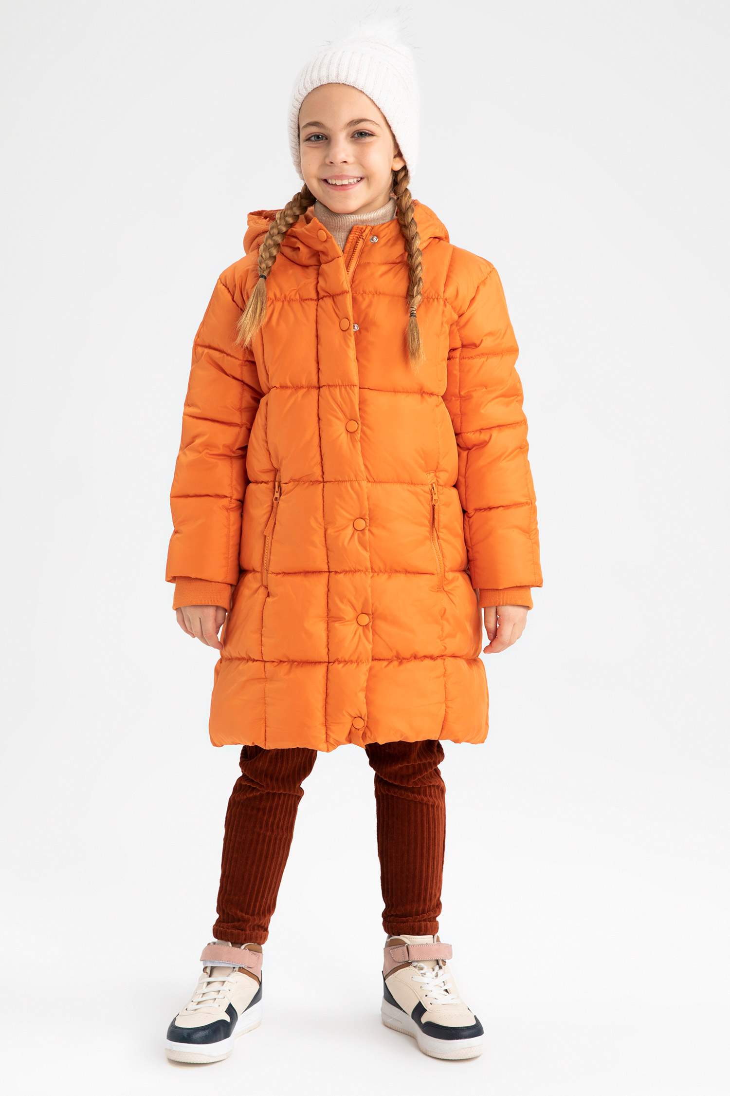 قمصلة نفخ طويل بناتي بغطاء للرأس ببطانة صوفية